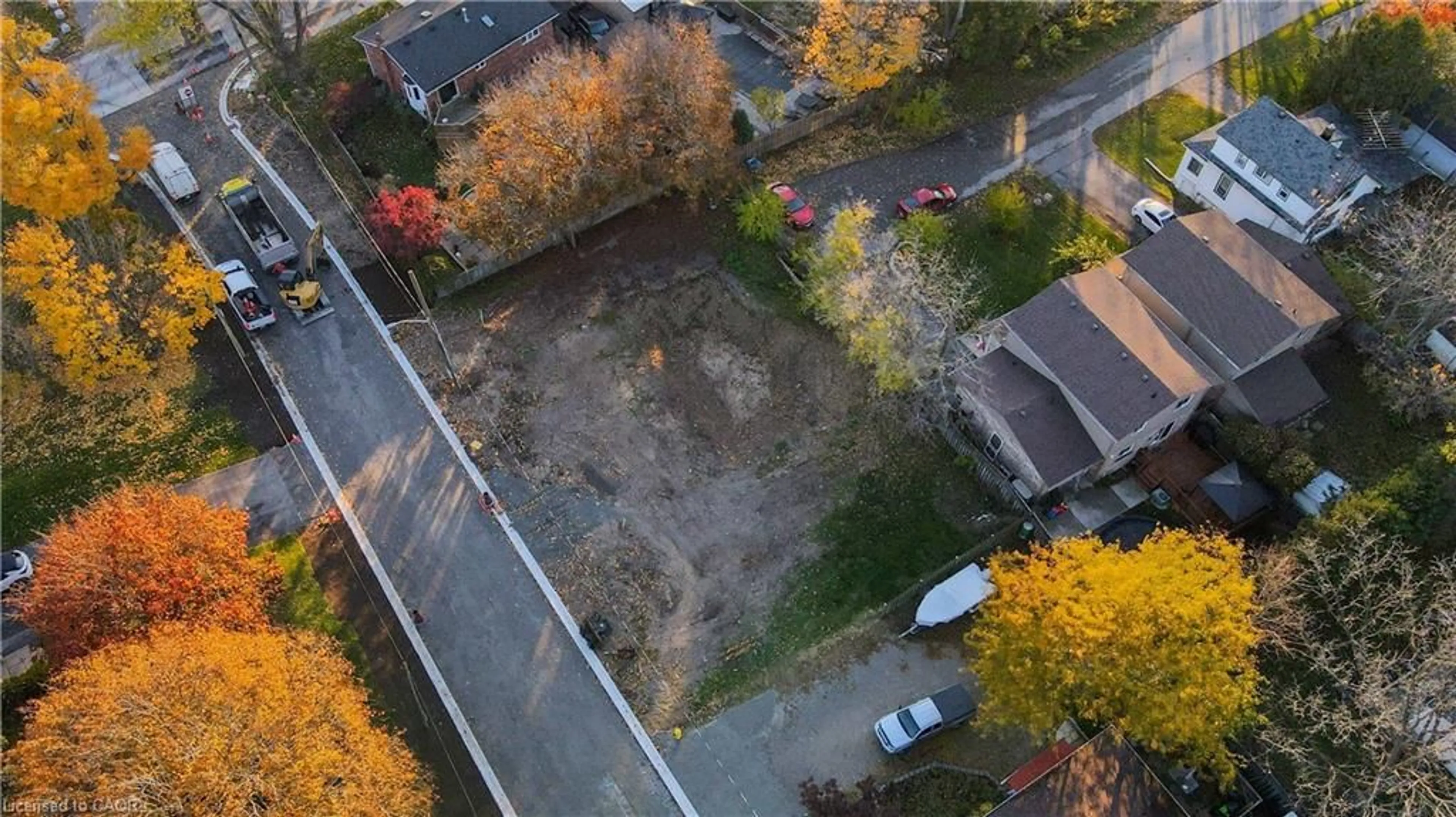 A pic from outside/outdoor area/front of a property/back of a property/a pic from drone, street for 29 Inverness St, Caledonia Ontario N3W 1B2
