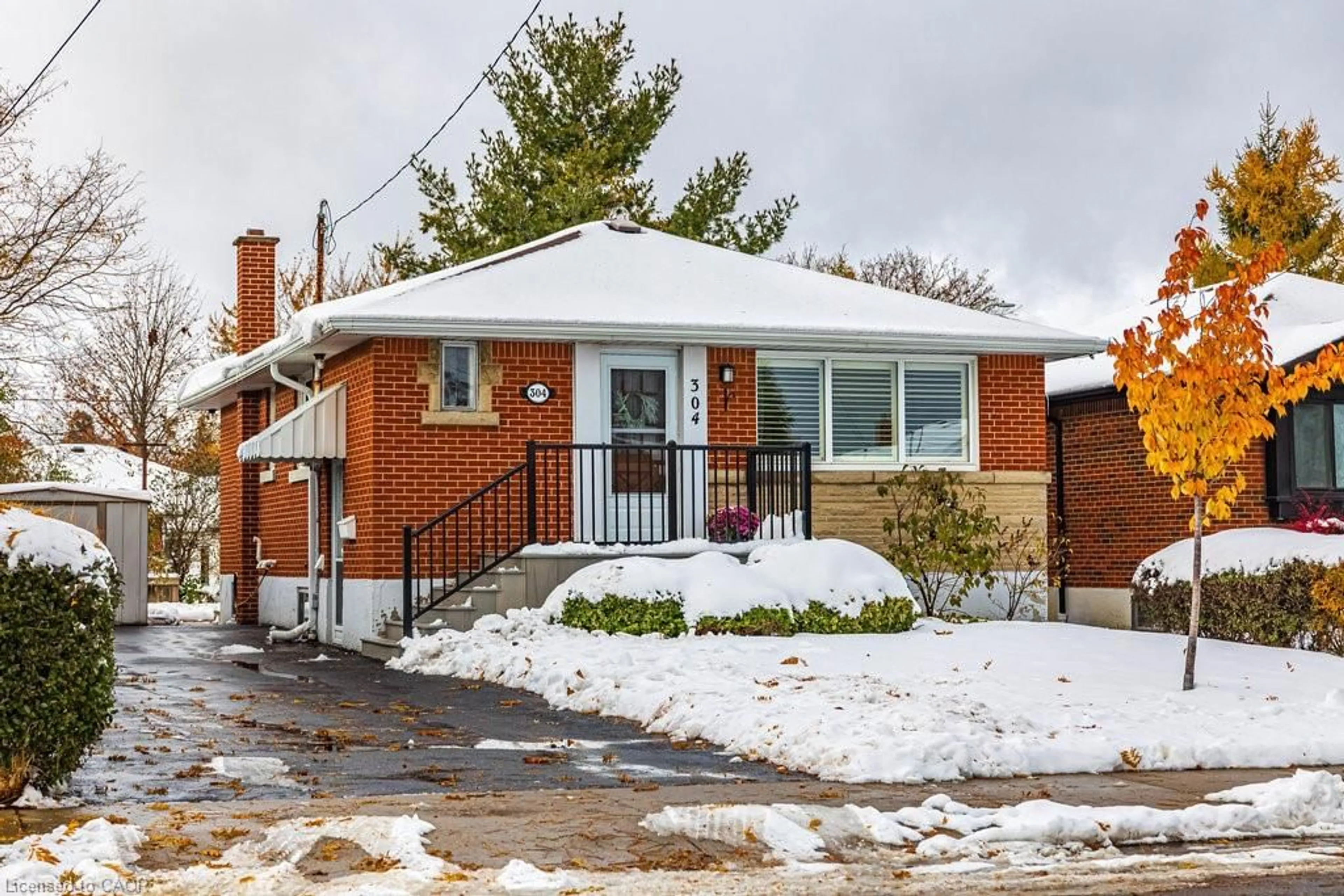 Home with brick exterior material, street for 304 East 45th St, Hamilton Ontario L8T 3K8