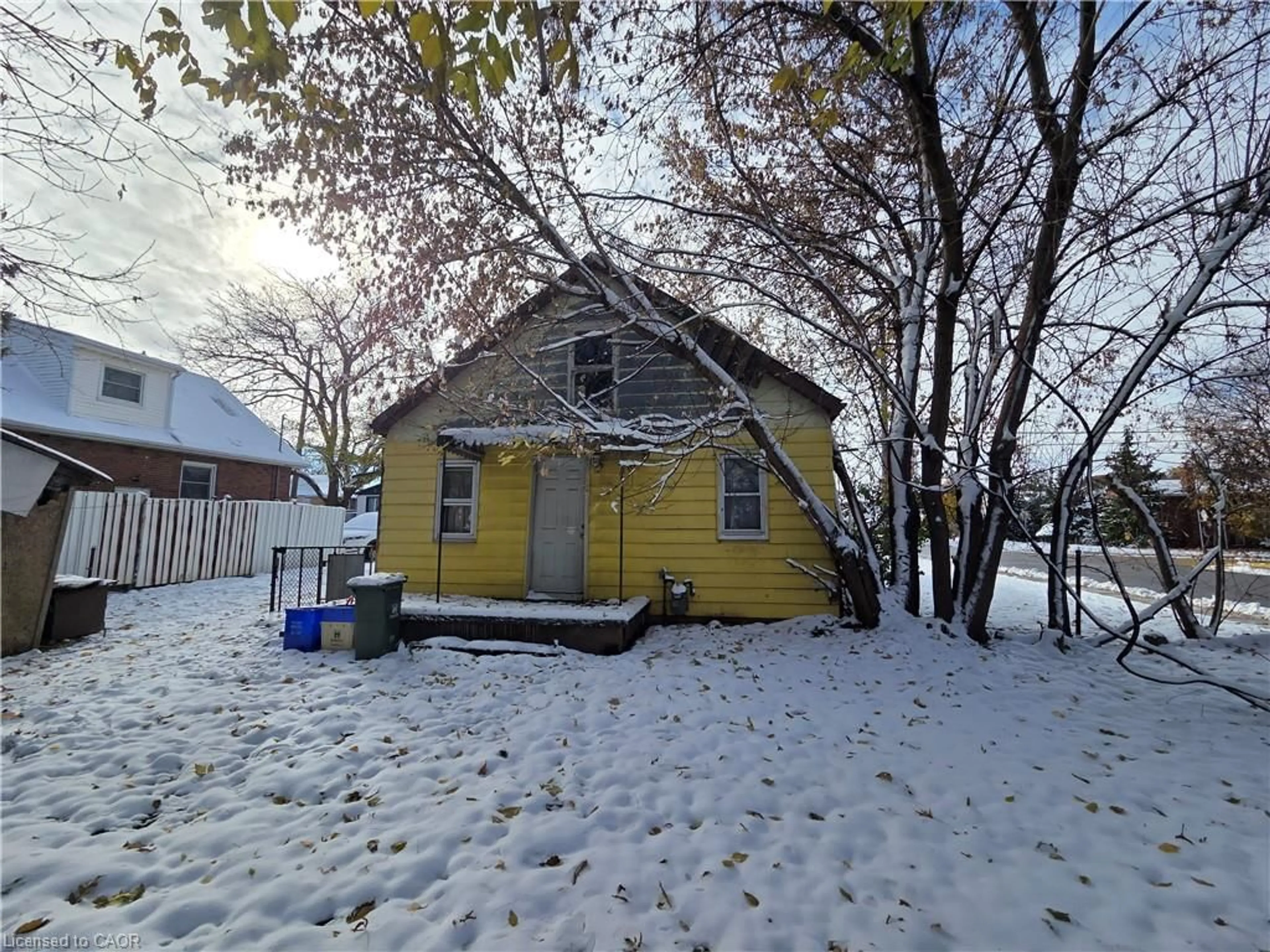 Shed for 173 Dumbarton Ave, Hamilton Ontario L8K 5B9