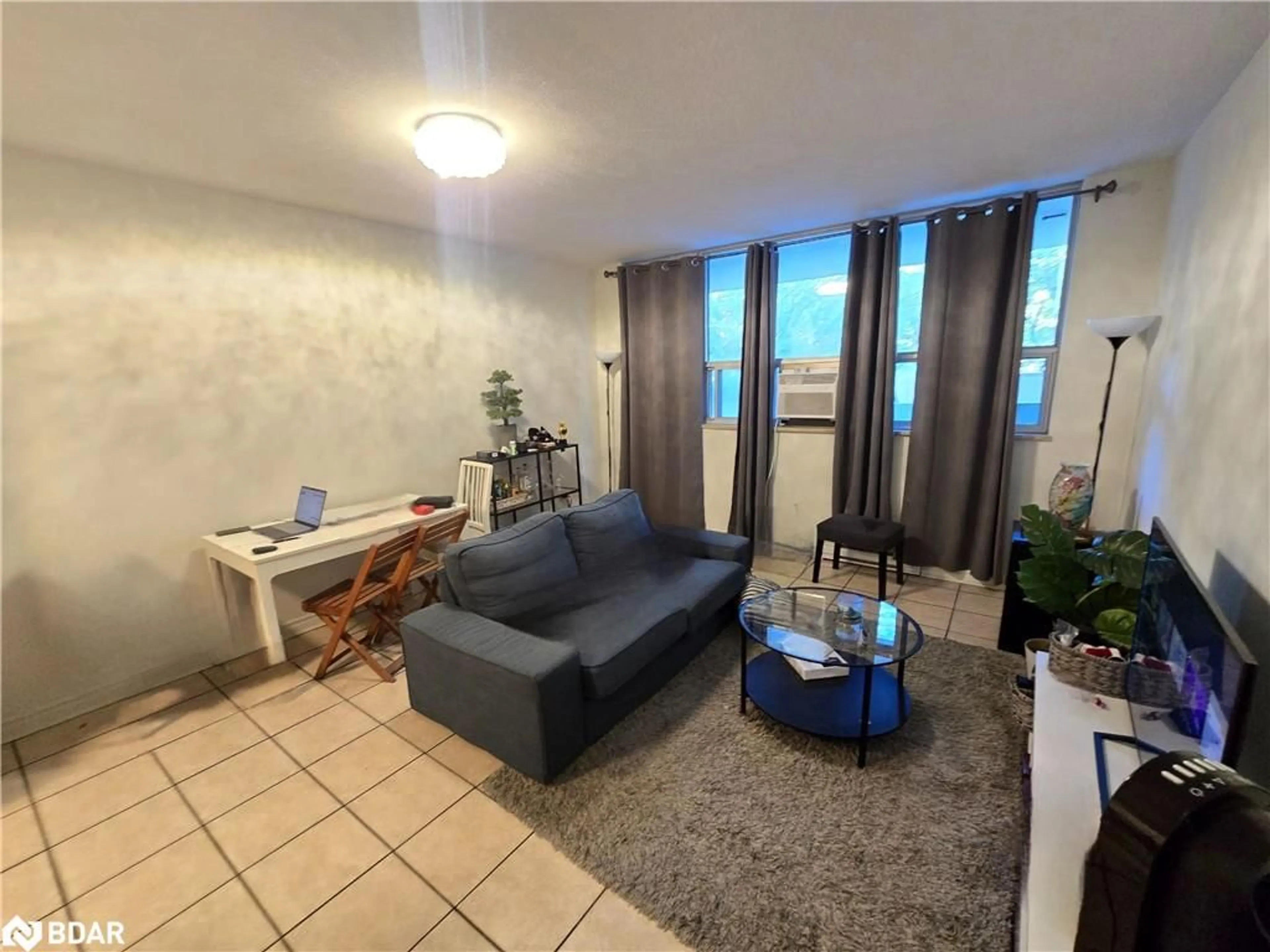 Living room with furniture, unknown for 40 Homewood Ave, Toronto Ontario M4Y 2K2