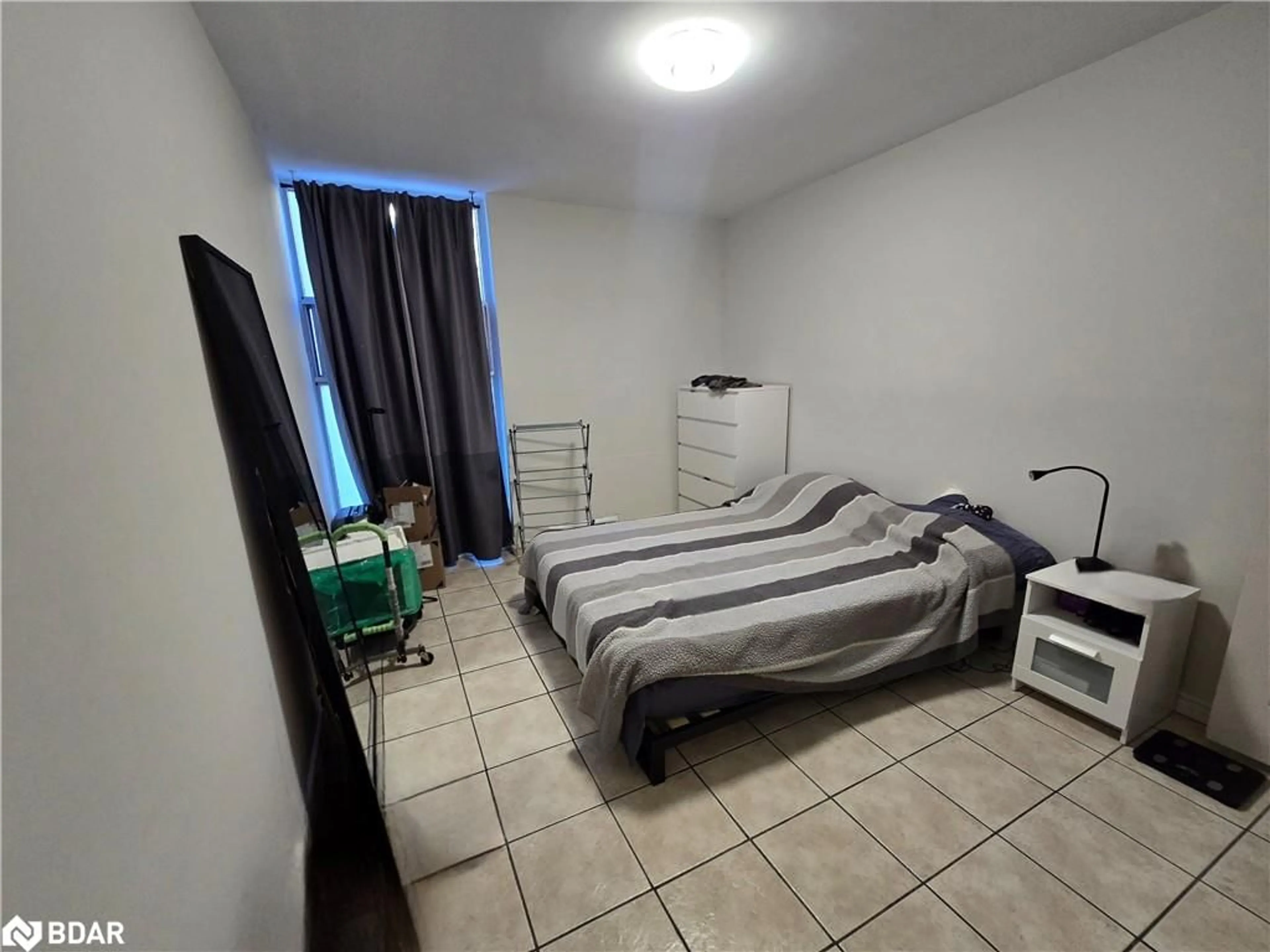 A pic of a room for 40 Homewood Ave, Toronto Ontario M4Y 2K2