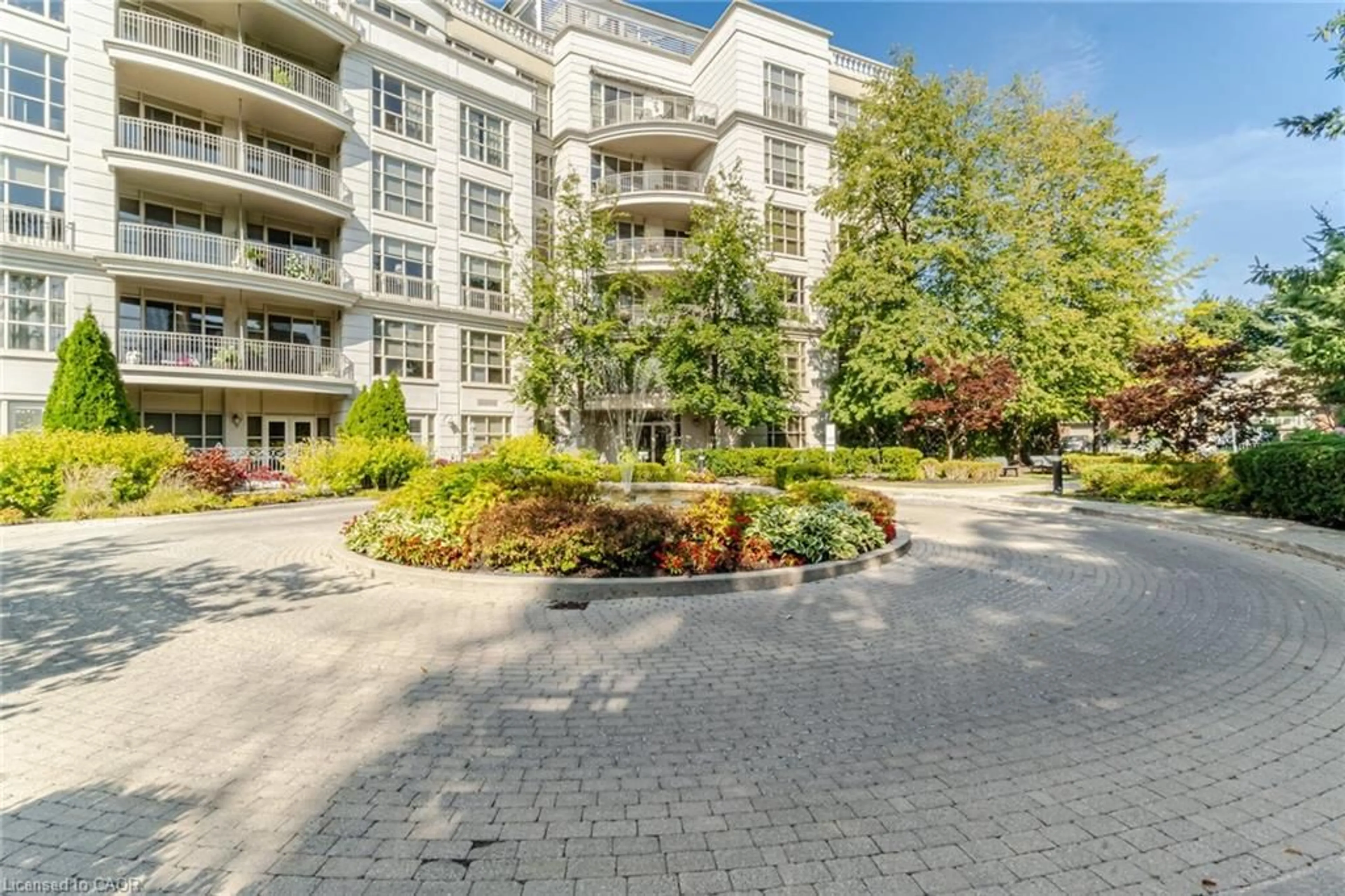 Patio, street for 3085 Bloor St #PH07, Etobicoke Ontario M8X 1C9