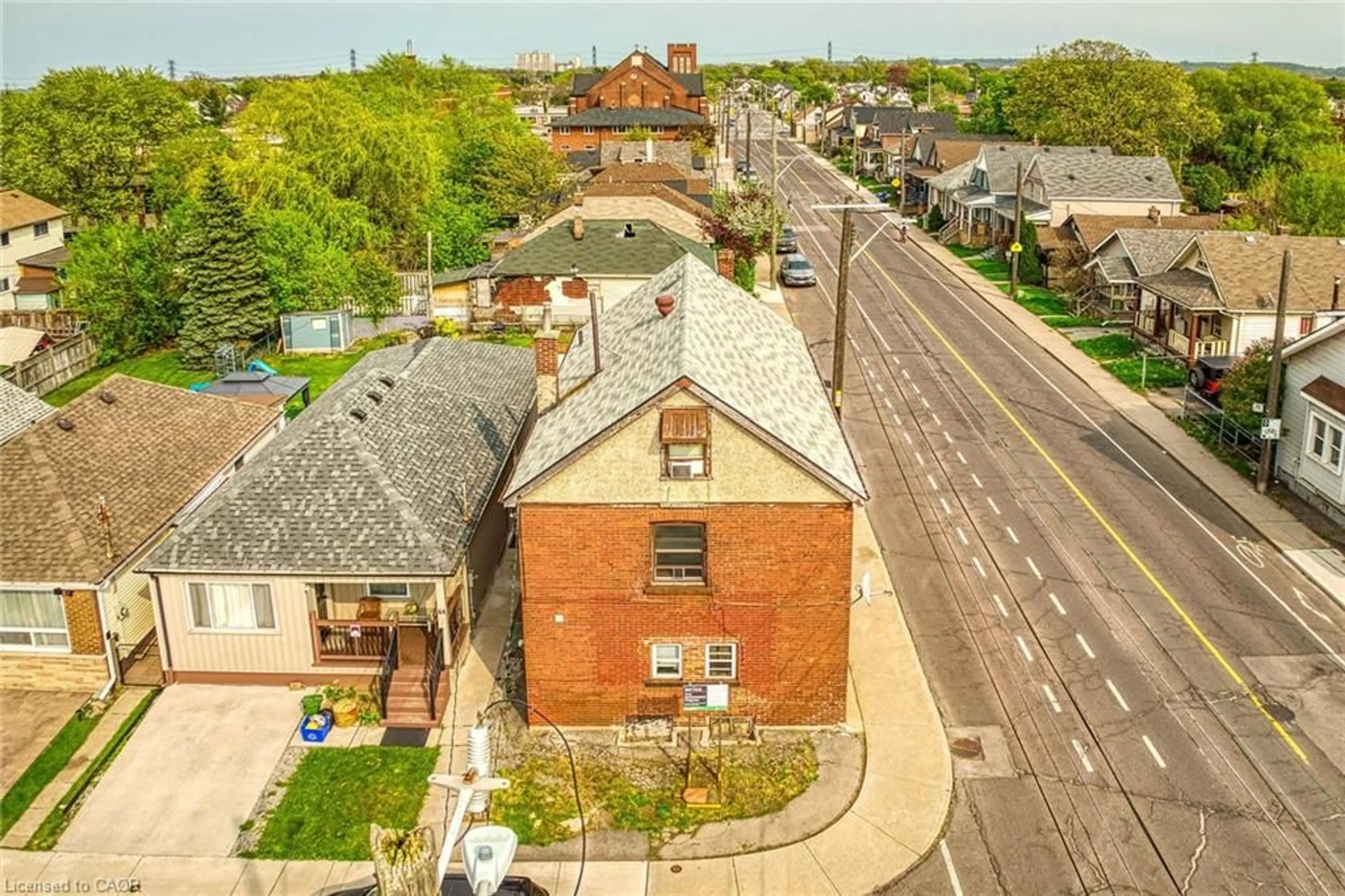 A pic from outside/outdoor area/front of a property/back of a property/a pic from drone, street for 1367 Cannon St, Hamilton Ontario L8H 1W2
