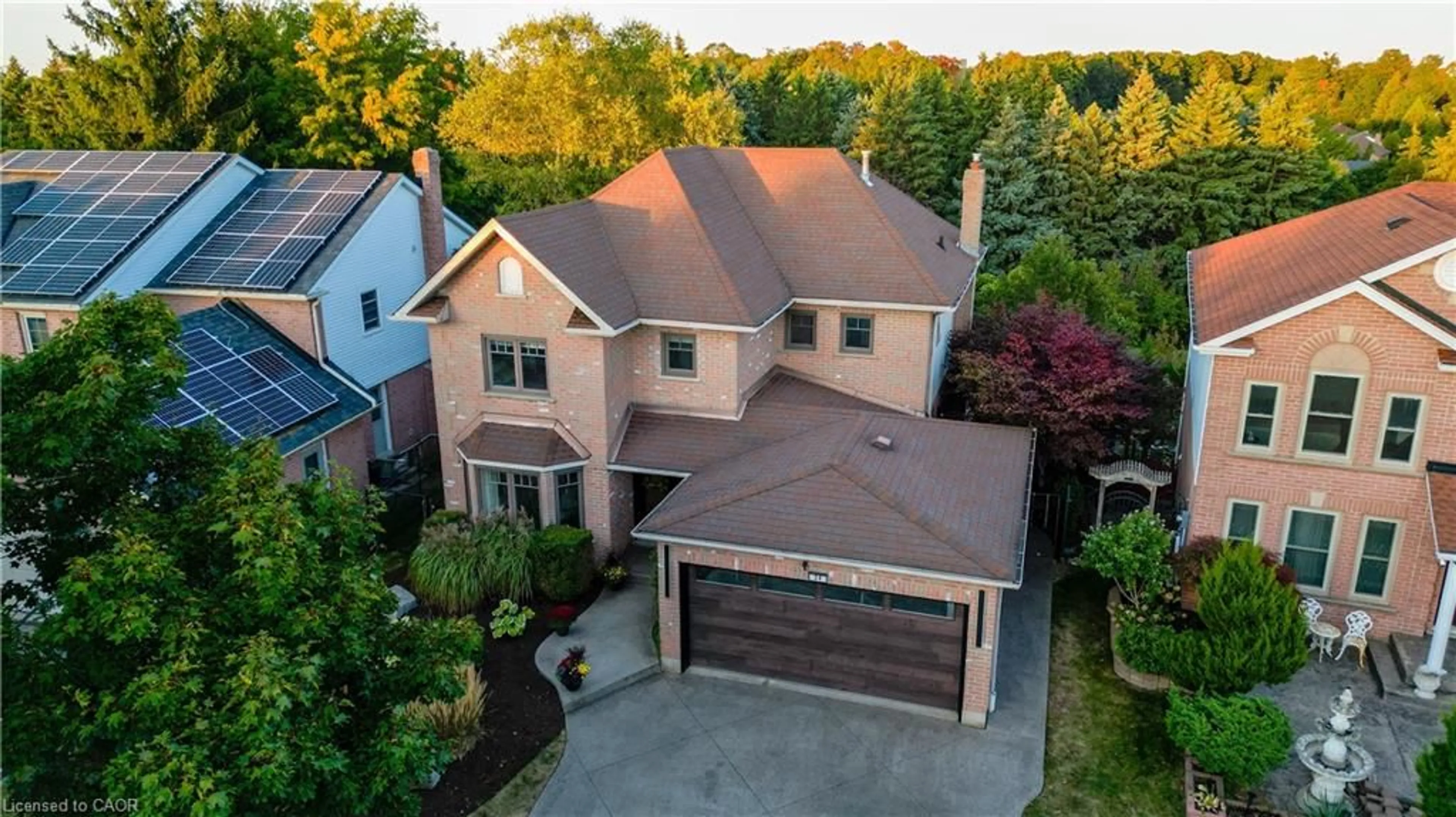 A pic from outside/outdoor area/front of a property/back of a property/a pic from drone, street for 24 Westforest Trail, Watercombe Ontario N2N 3A6