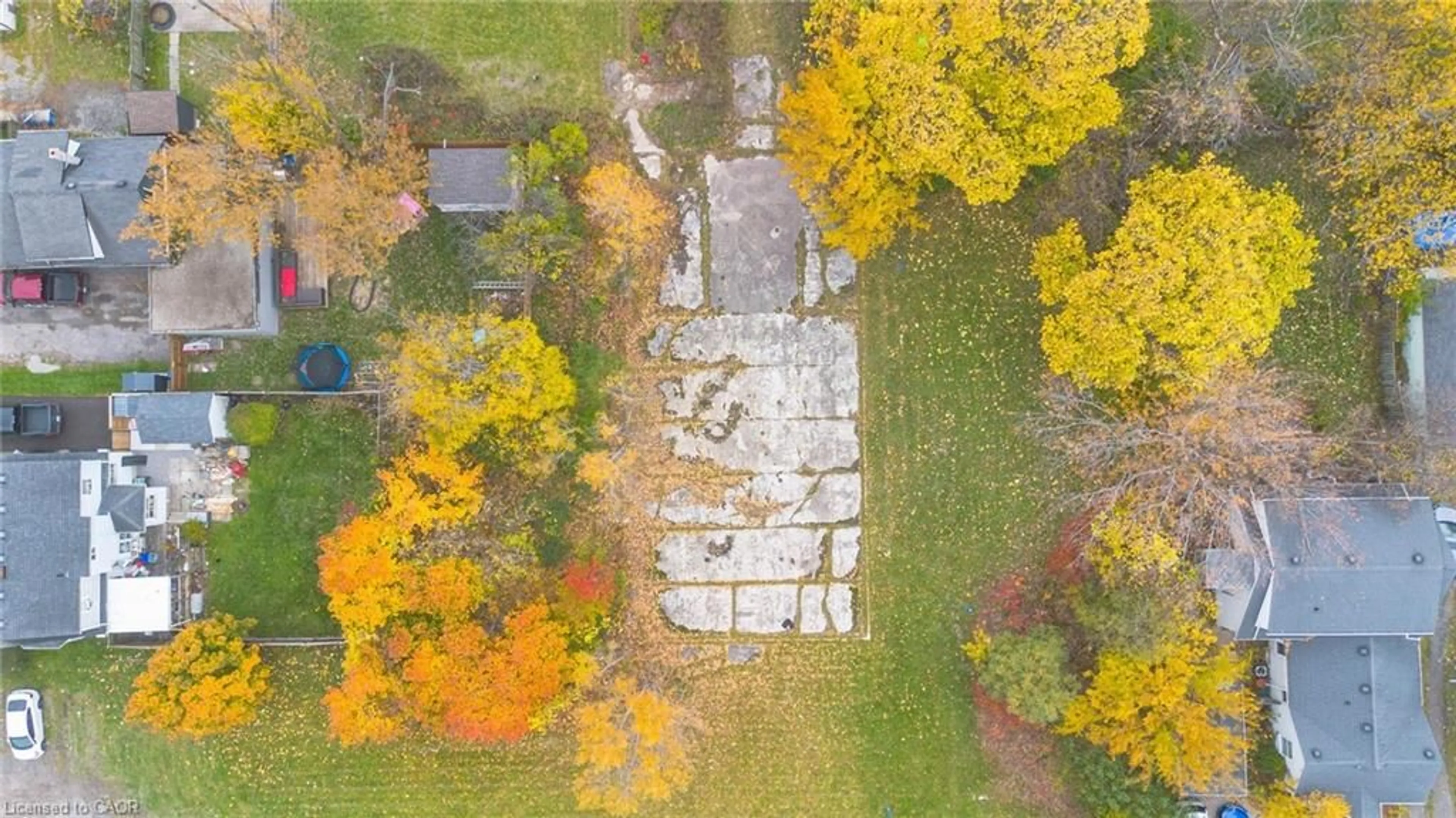 A pic from outside/outdoor area/front of a property/back of a property/a pic from drone, street for 5 Haight St, St. Catharines Ontario L2P 2L9