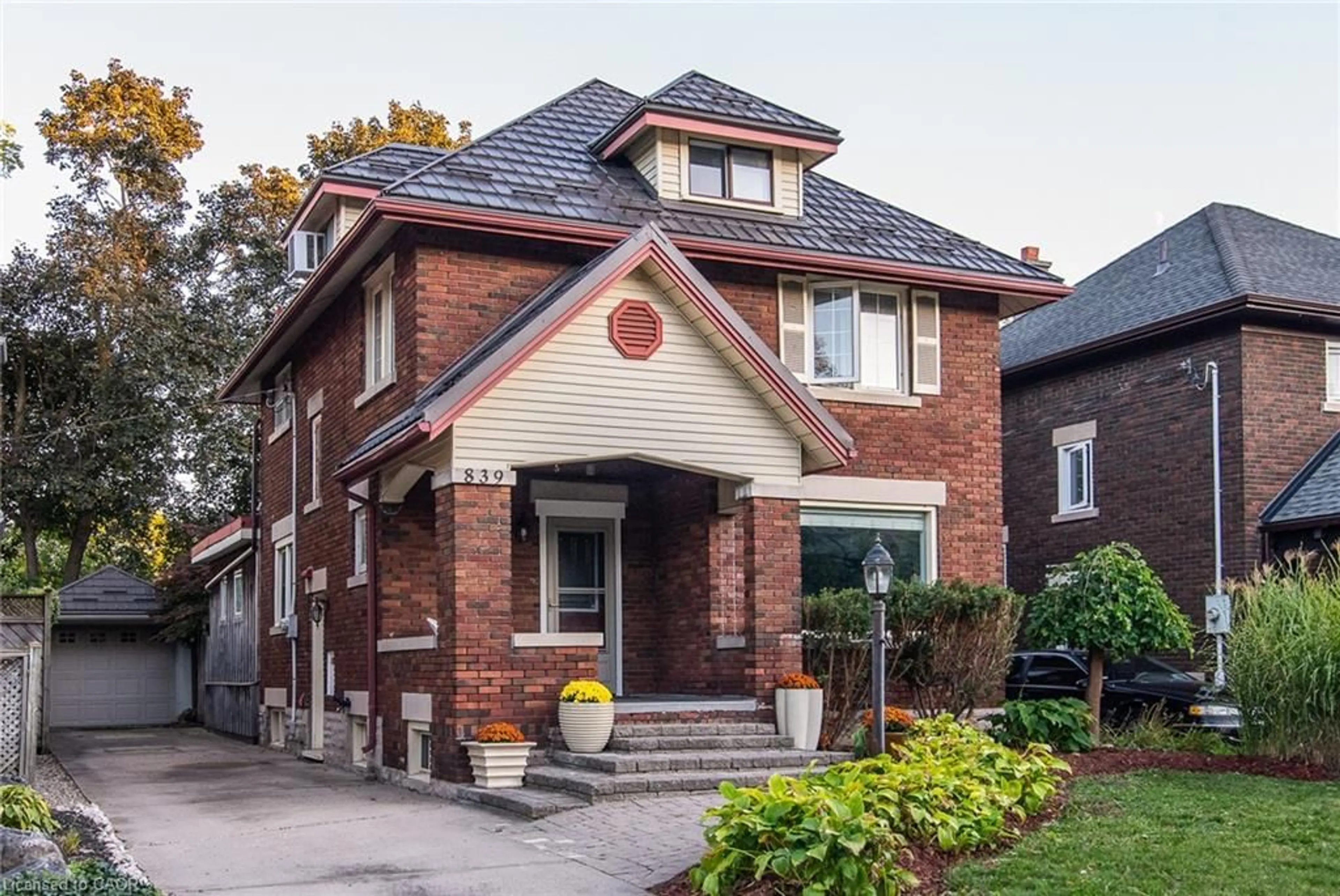 Home with brick exterior material, street for 839 Queens Blvd, Kitchener Ontario N2M 1A6