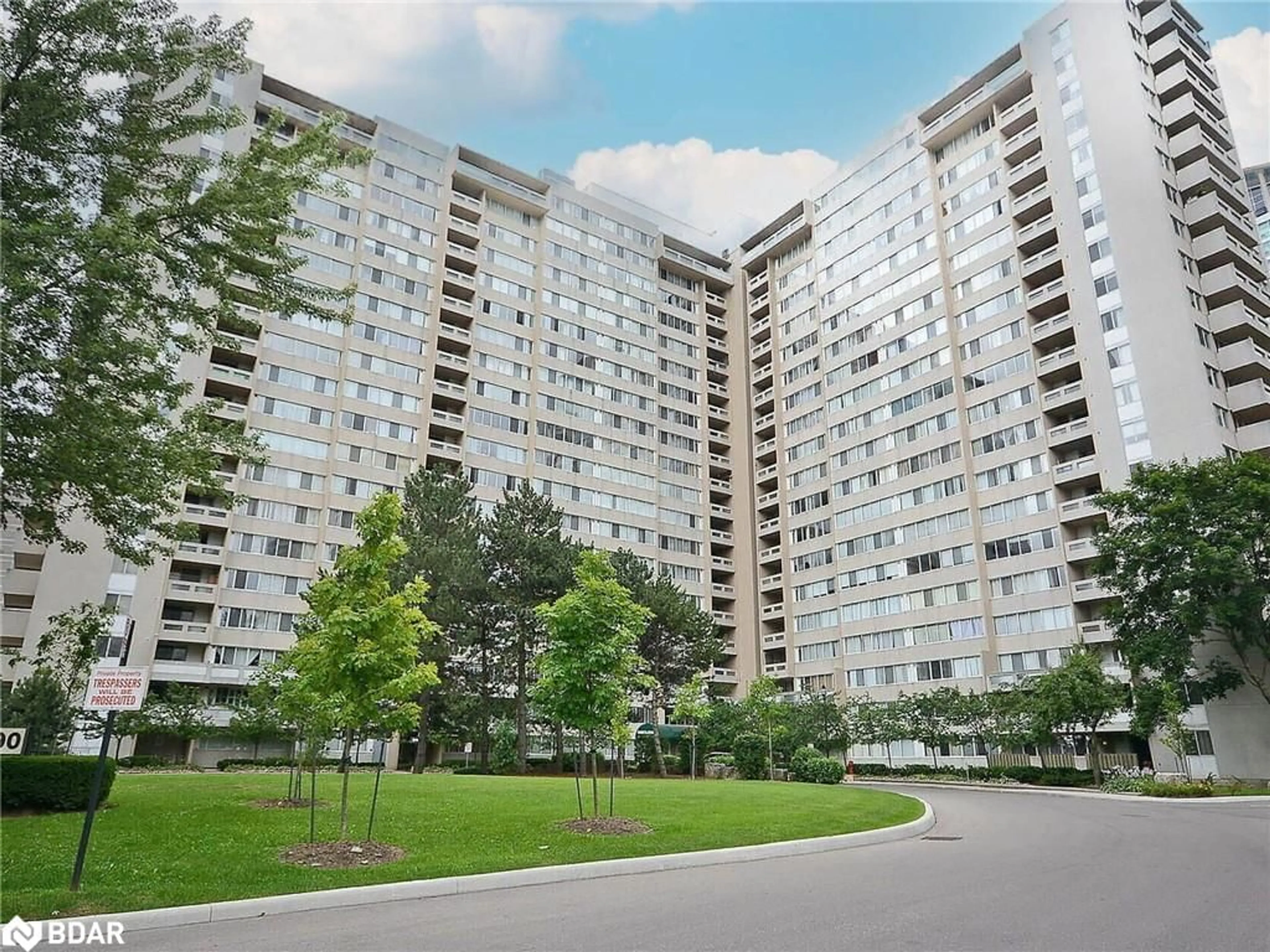 Unknown for 3590 Kaneff Cres, Mississauga Ontario L5A 3X3