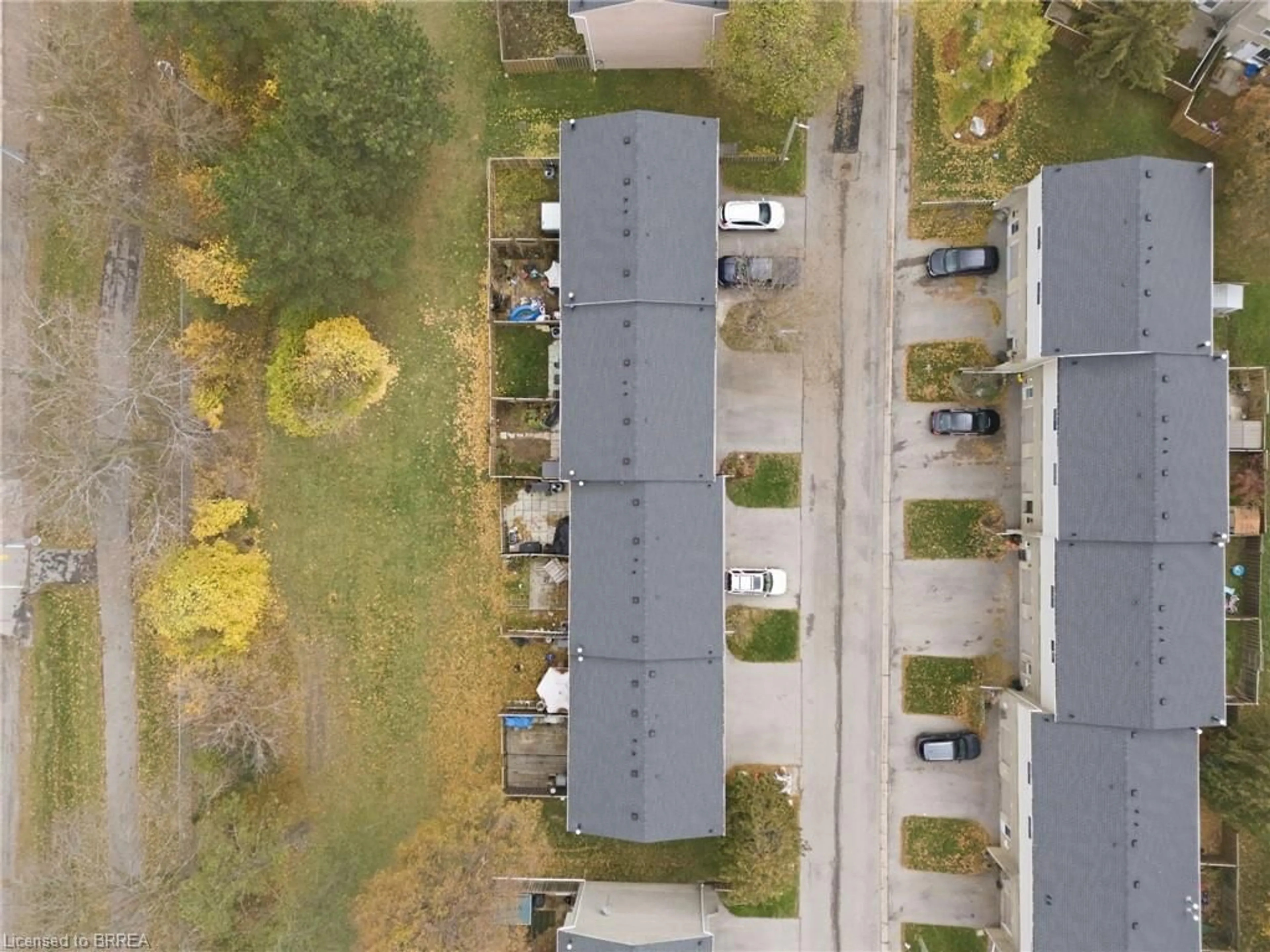 A pic from outside/outdoor area/front of a property/back of a property/a pic from drone, street for 281 Stanley St #F, Brantford Ontario N3S 7K3