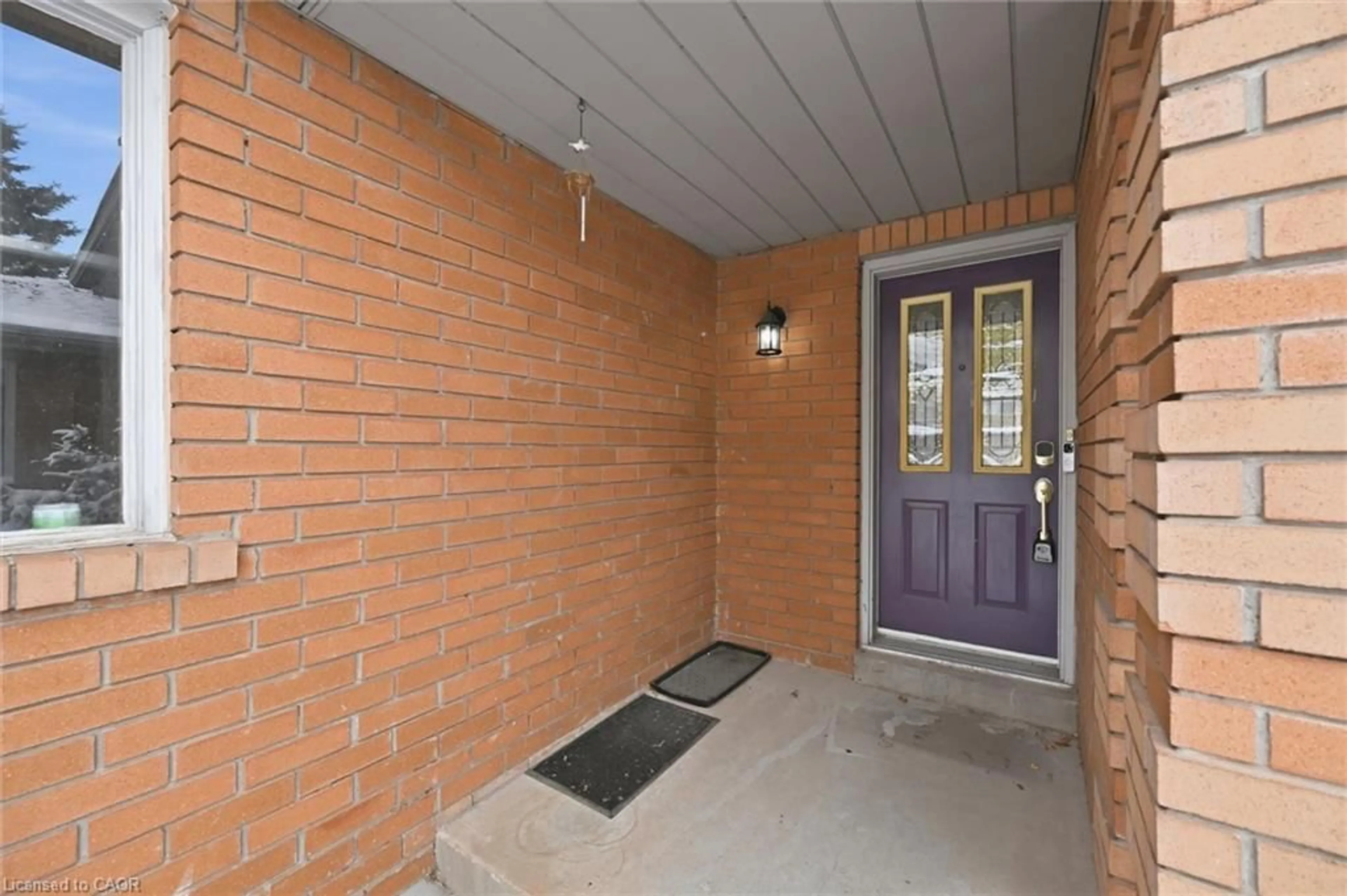 Indoor entryway for 478 Taylor Cres, Burlington Ontario L7L 6J8