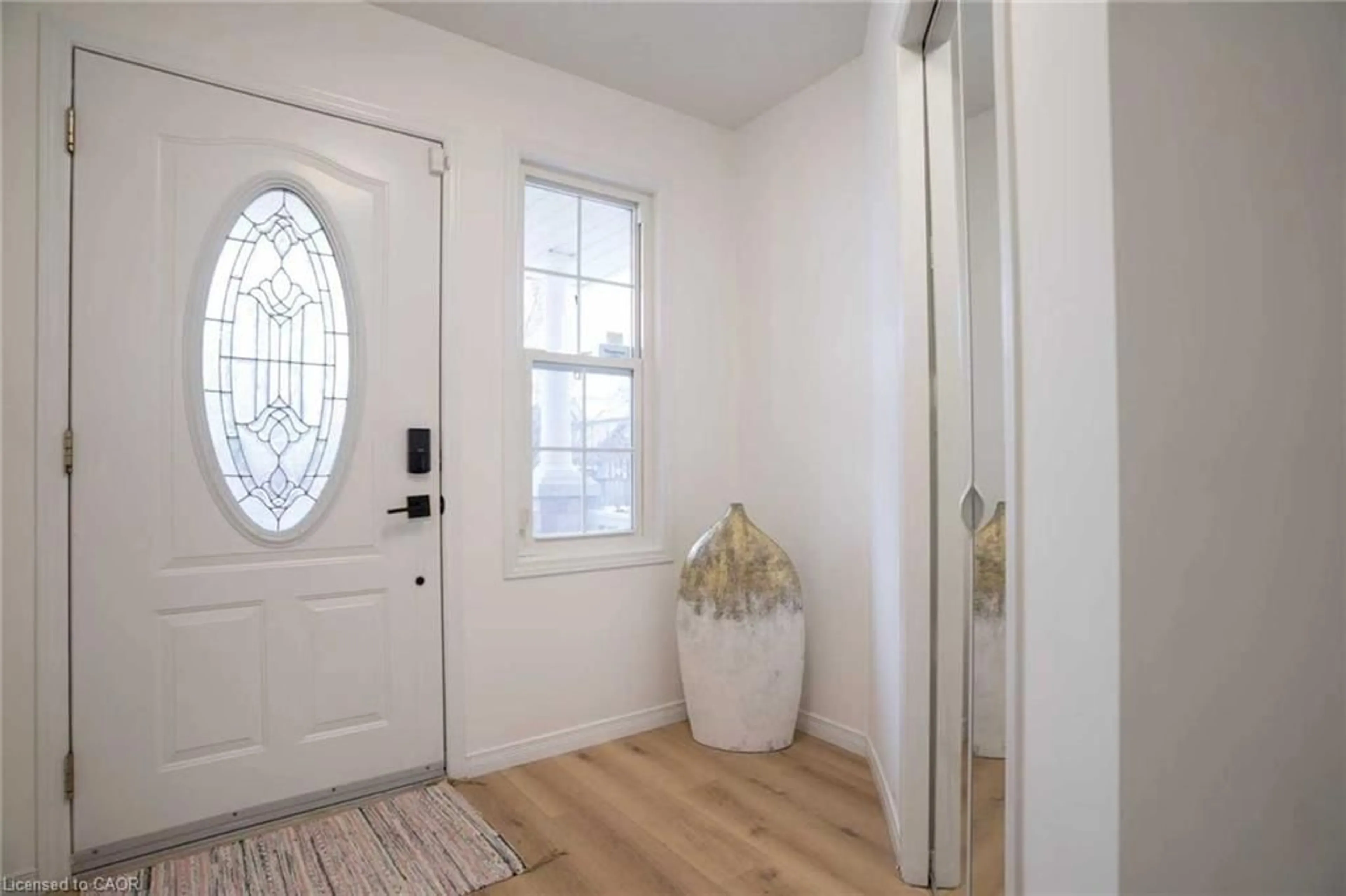 Indoor entryway for 602 Winterberry Ave, Waterloo Ontario N2V 2W5