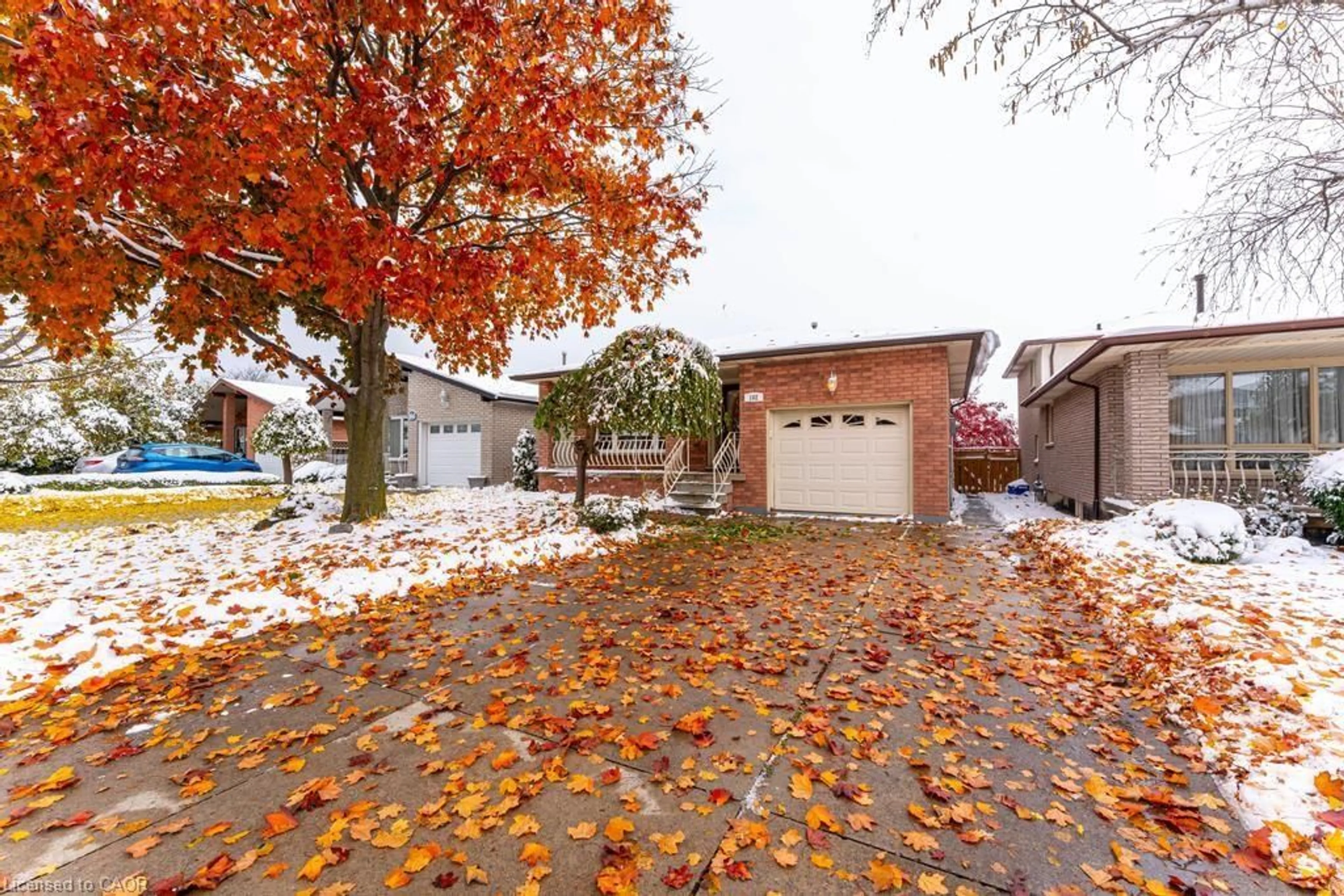 Patio, street for 162 Solomon Cres, Hamilton Ontario L8W 2G7