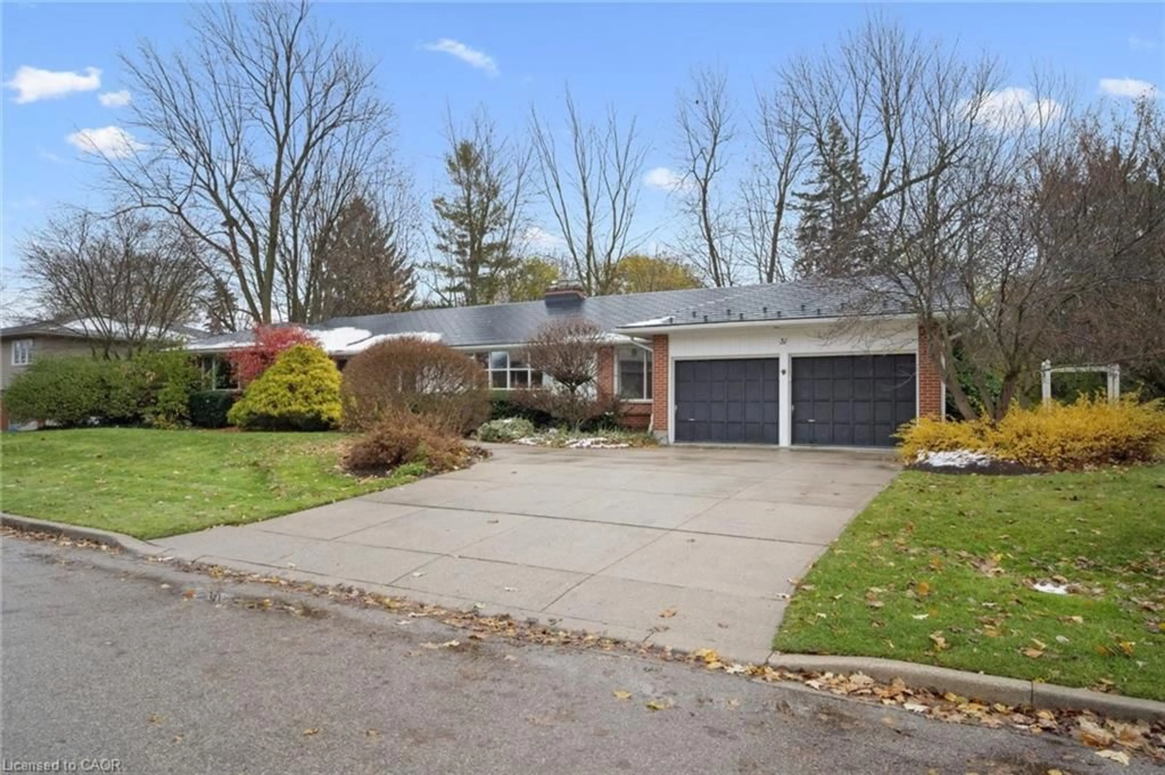 Home with brick exterior material, street for 31 Second St, Elmira Ontario N3B 1H3