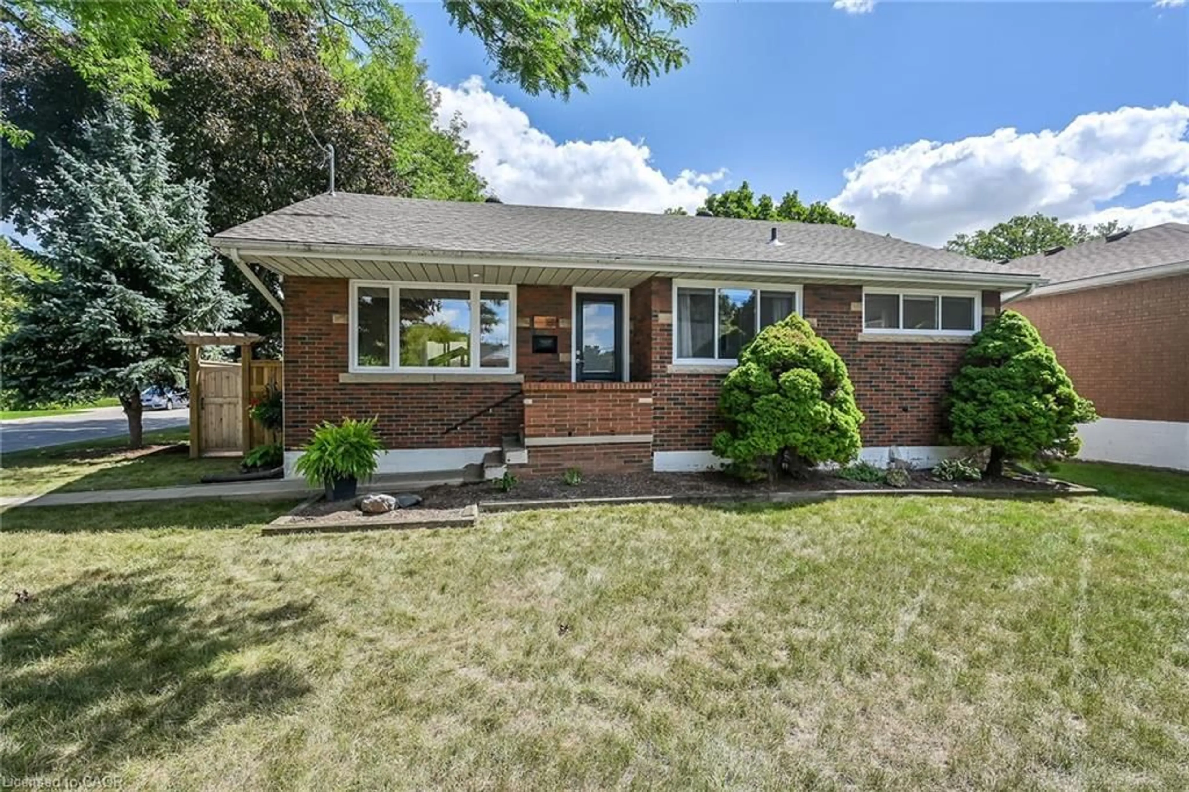 Home with brick exterior material, street for 181 West 18th St, Hamilton Ontario L9C 4G7