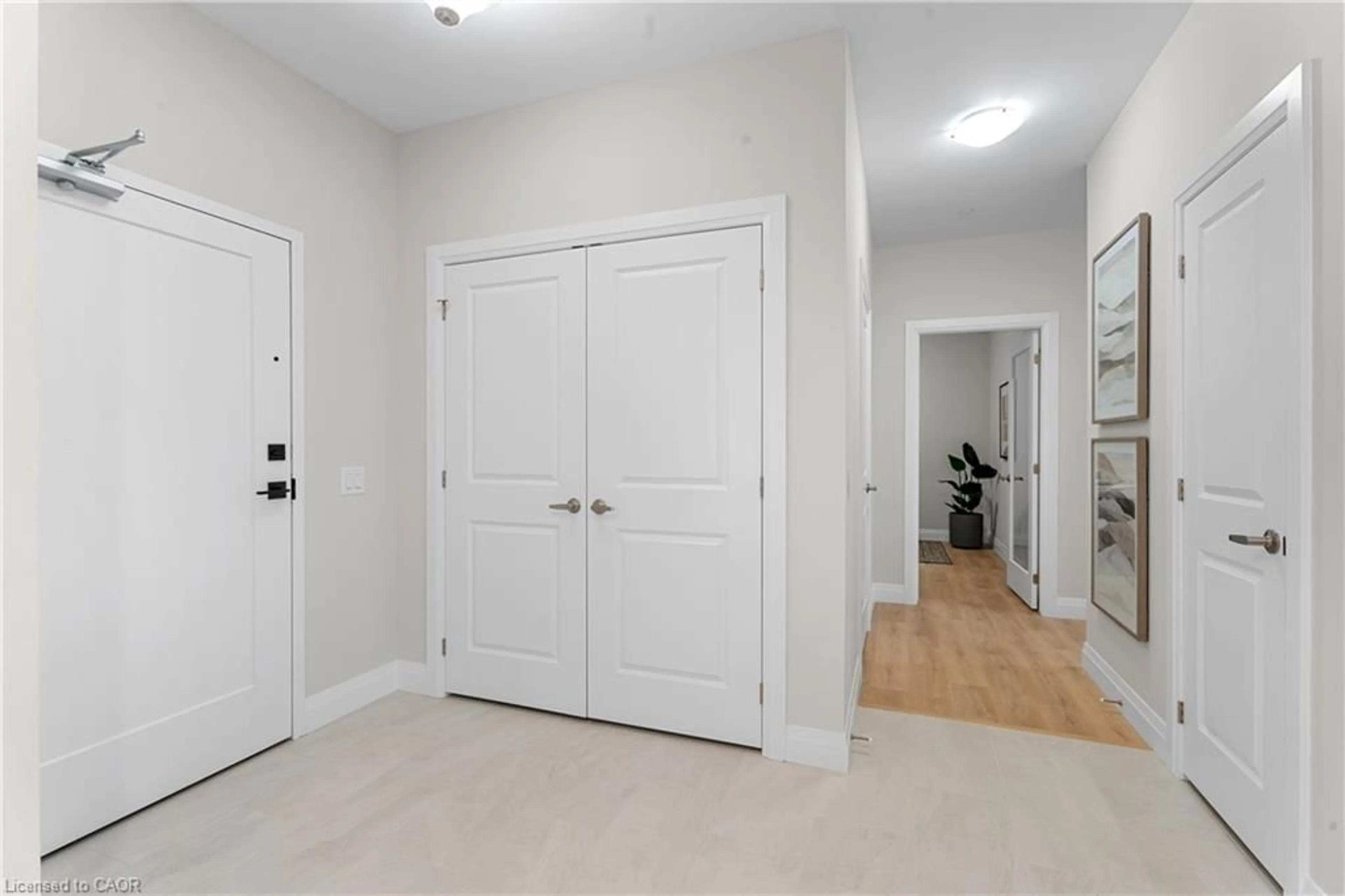 Indoor entryway for 1882 Gordon St #211, Guelph Ontario N1K 0P6