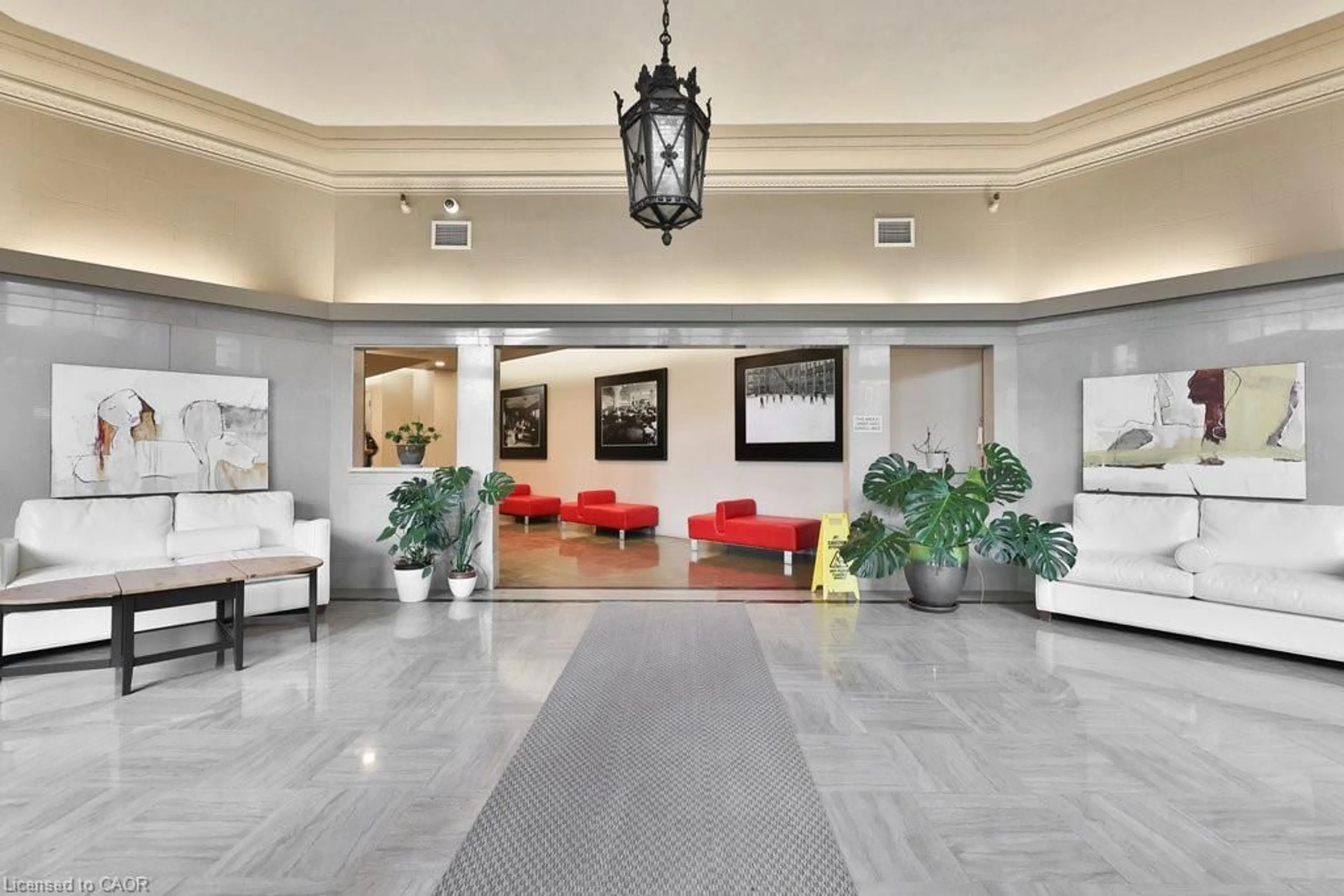 Lobby for 404 King St #424, Kitchener Ontario N2G 4Z9