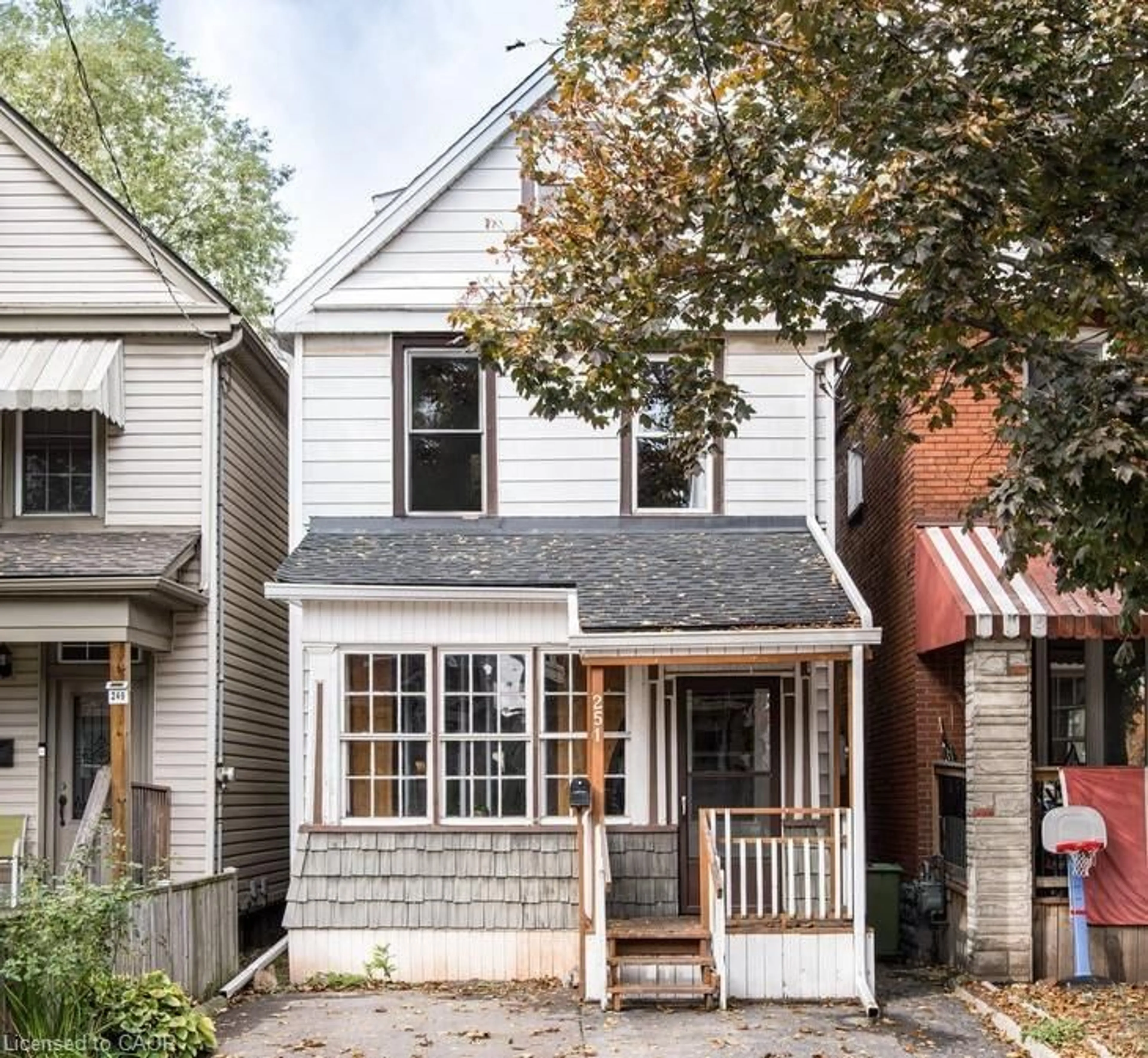 Home with brick exterior material, street for 251 Balmoral Ave, Hamilton Ontario L8L 7S3
