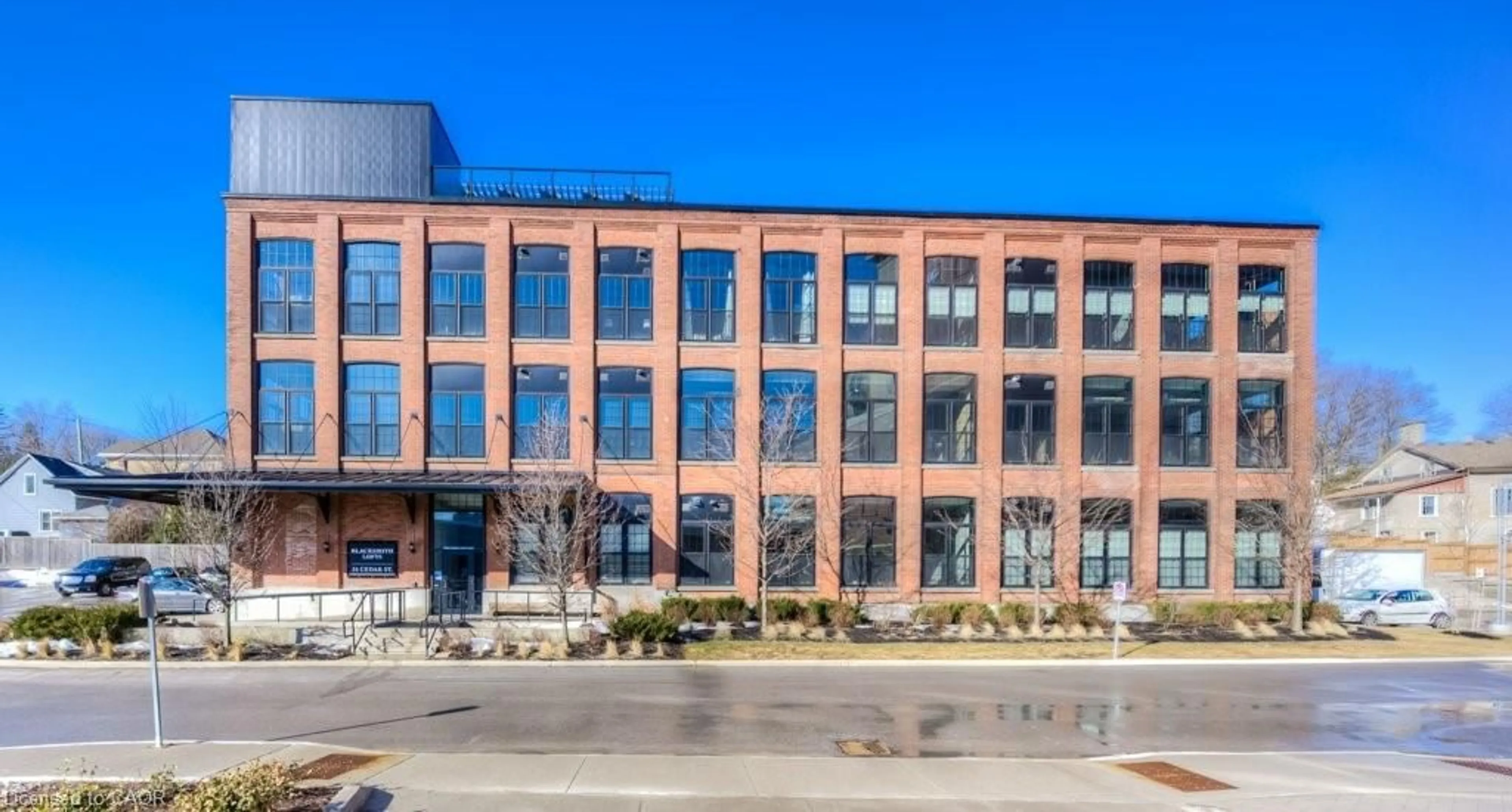 Home with brick exterior material, building for 24 Cedar St #105, Cambridge Ontario N1S 0B2