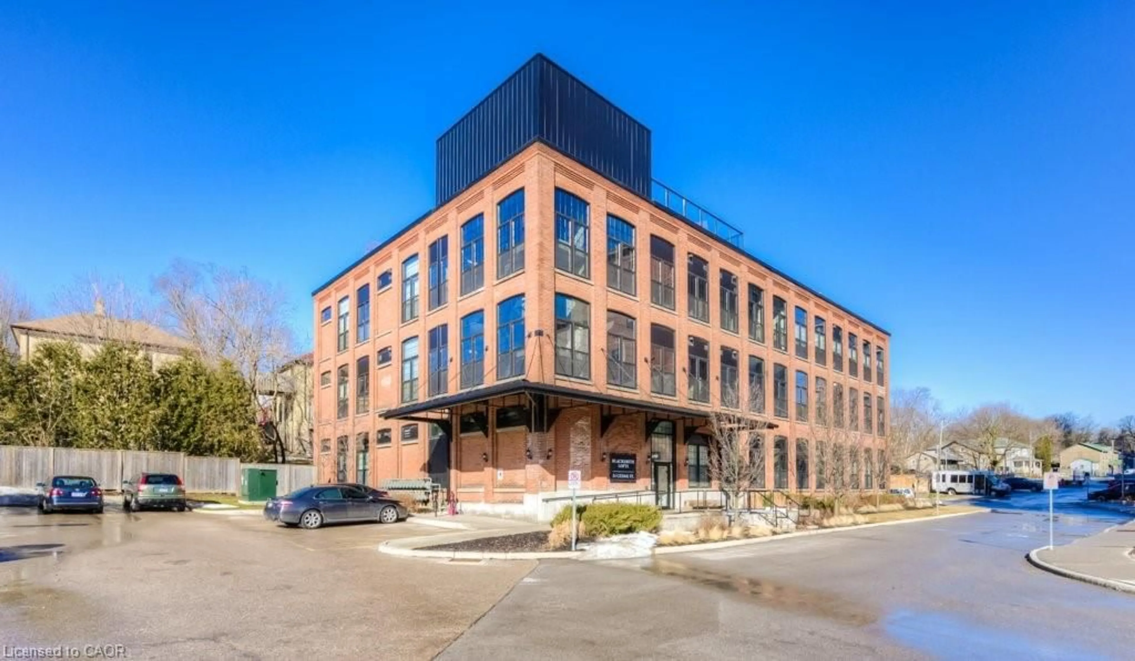 Home with brick exterior material, building for 24 Cedar St #105, Cambridge Ontario N1S 0B2