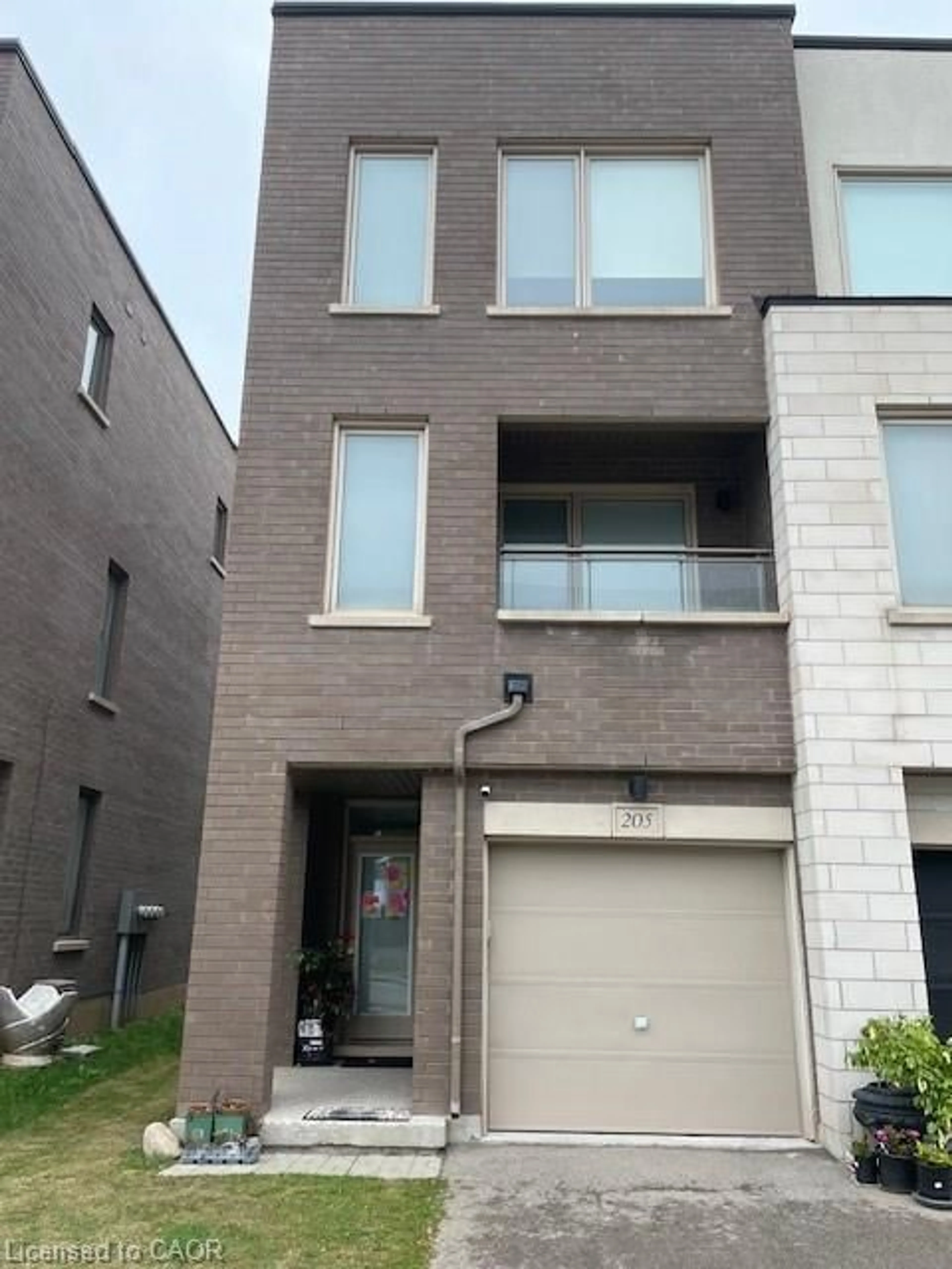 Home with brick exterior material, street for 205 Sabina Dr, Oakville Ontario L6H 0L4