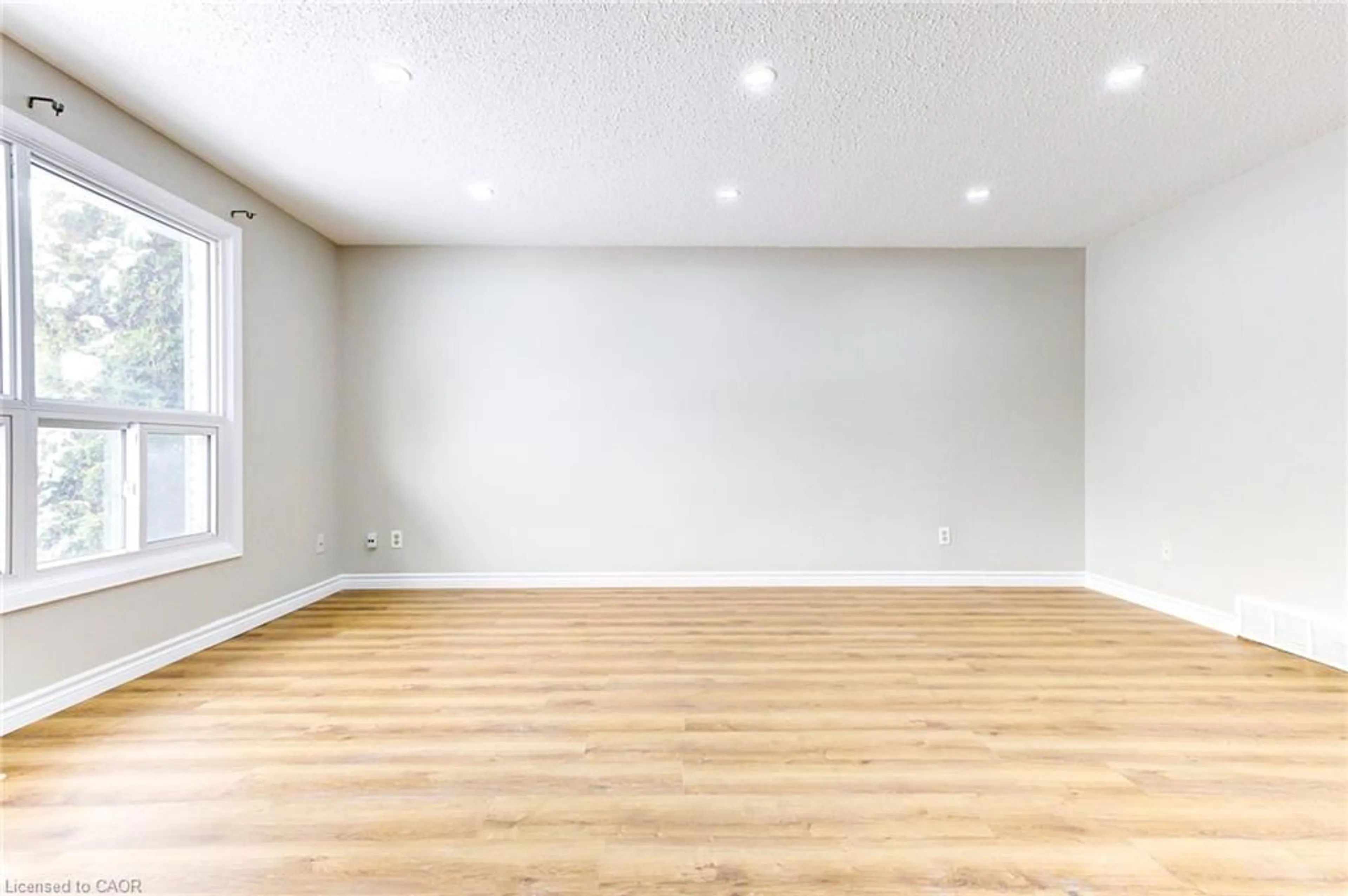 A pic of a room for 30A Helene Cres, Waterloo Ontario N2L 5E5