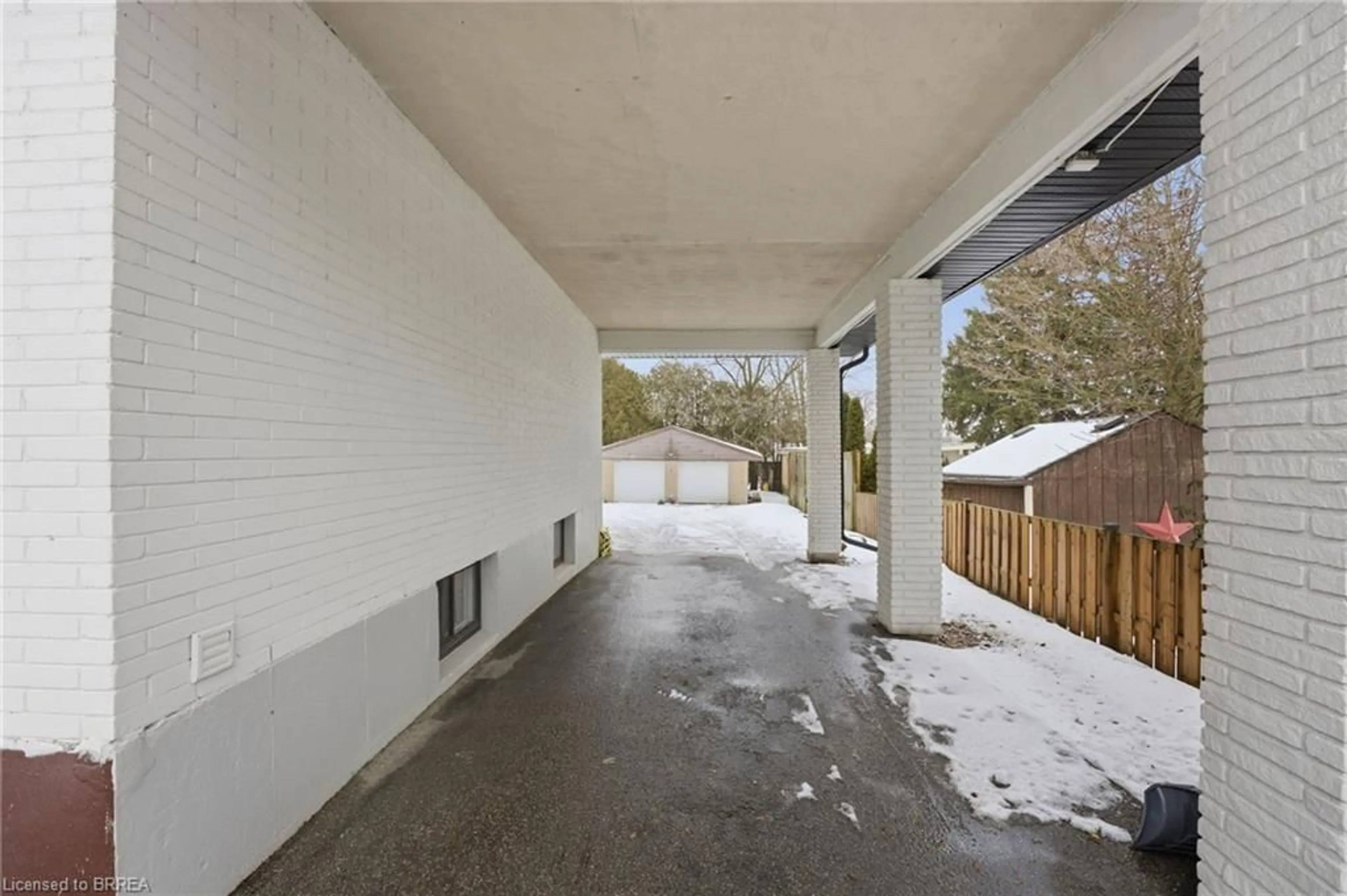 Indoor garage for 4 Lillian St, St. George Ontario N0E 1N0