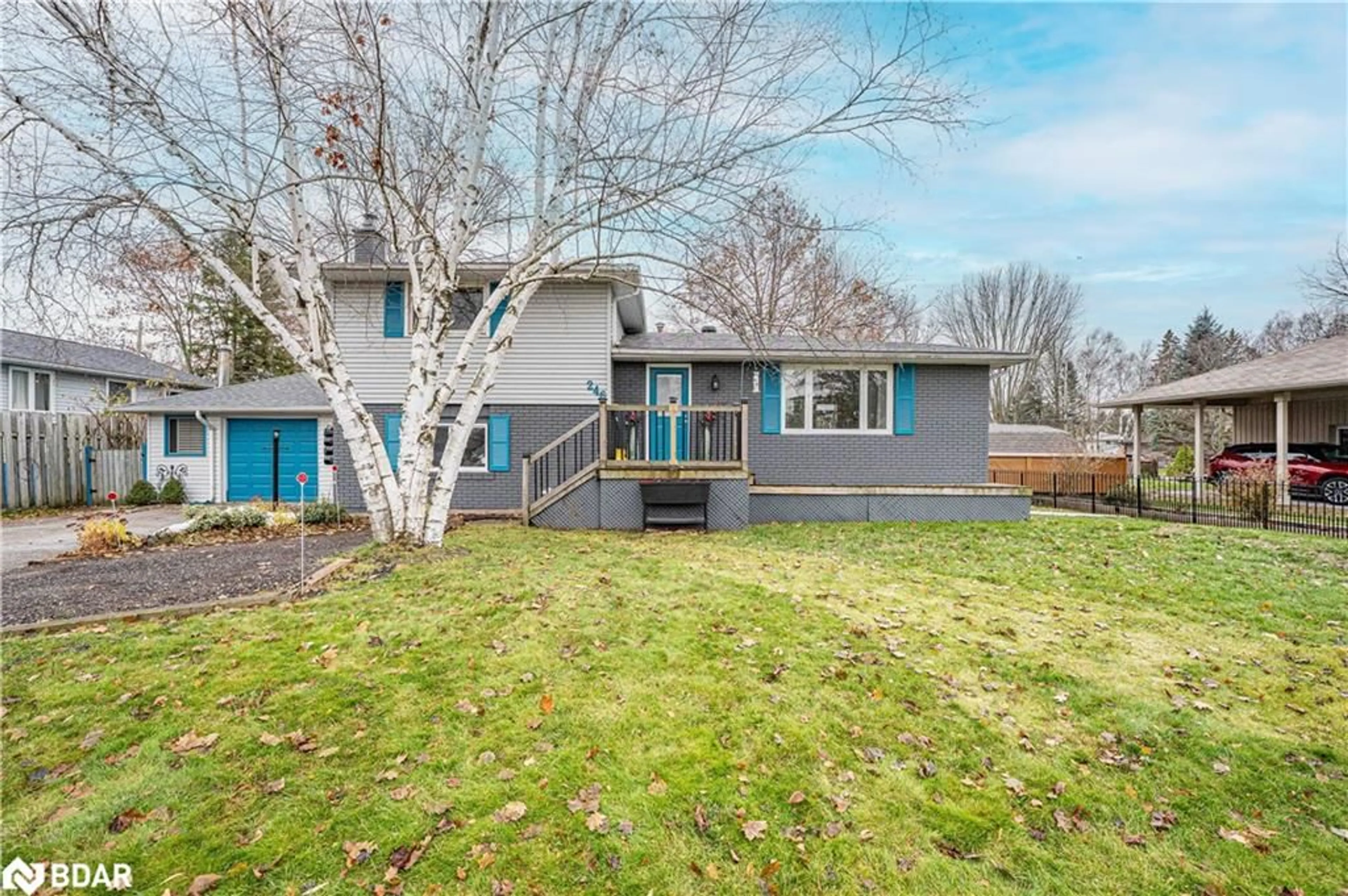 Home with vinyl exterior material, street for 246 Calford St, Angus Ontario L0M 1B0