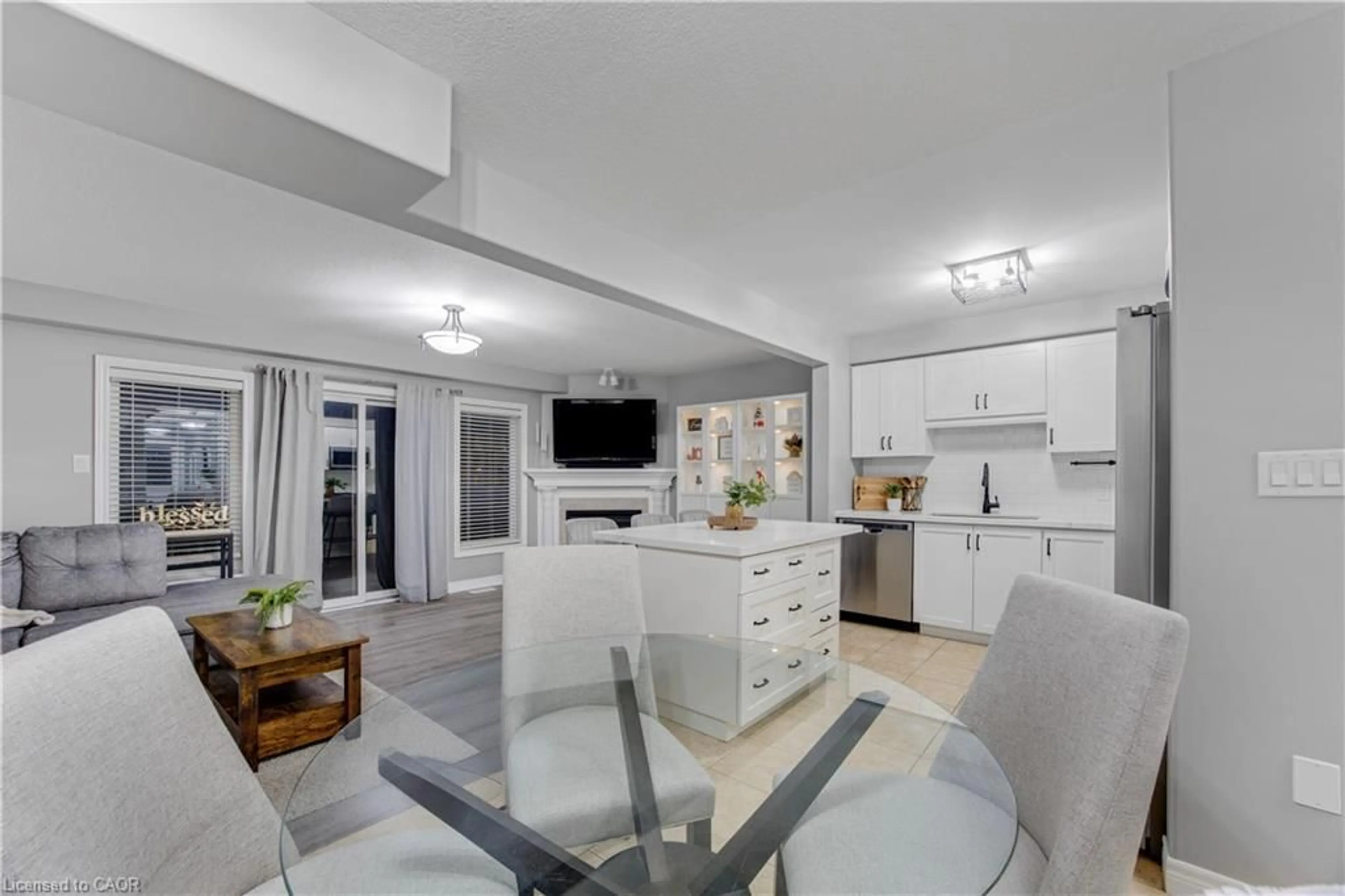 Open concept kitchen, ceramic/tile floor for 4465 Comfort Cres, Beamsville Ontario L3J 1M3