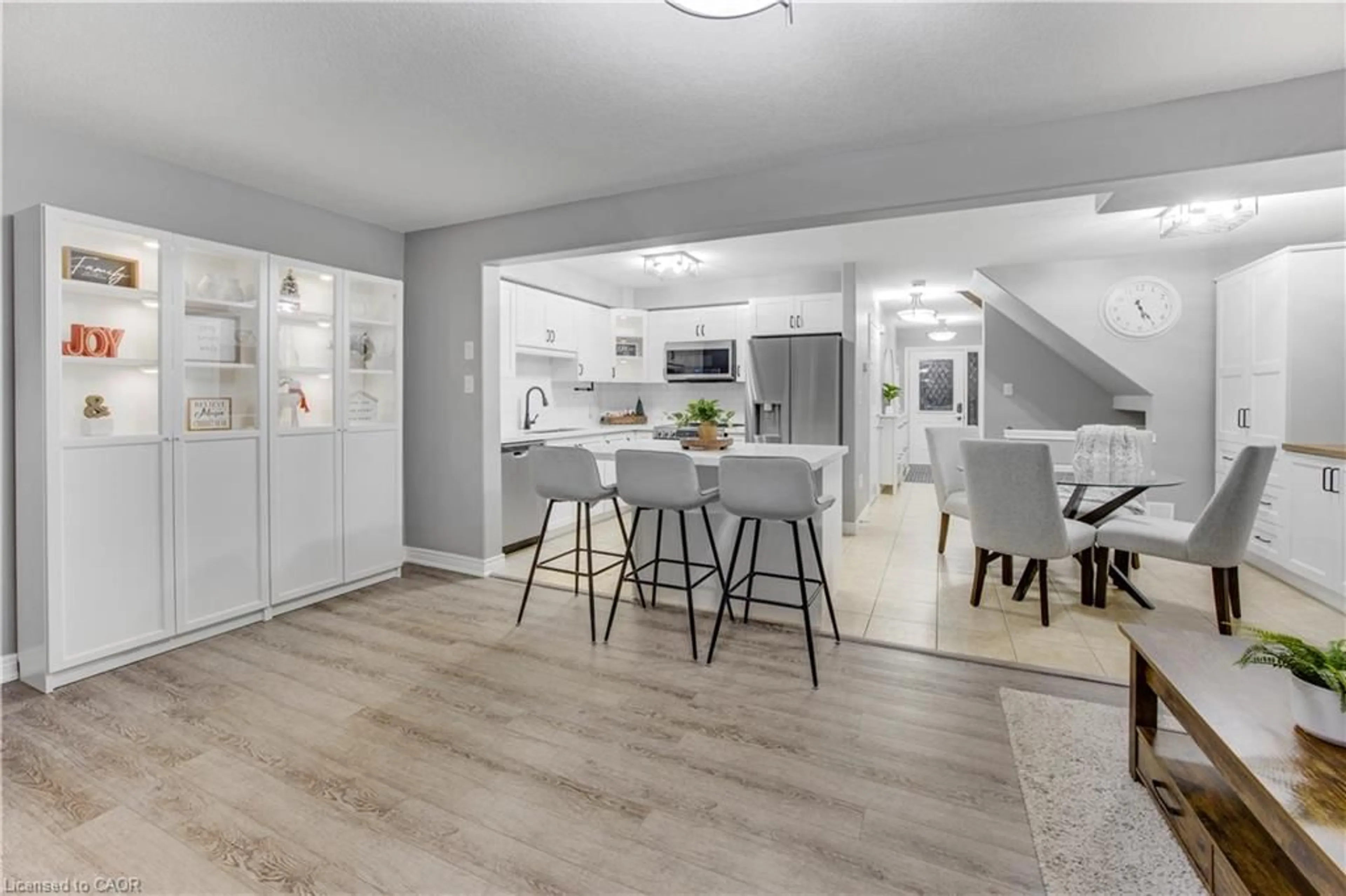 Open concept kitchen, unknown for 4465 Comfort Cres, Beamsville Ontario L3J 1M3