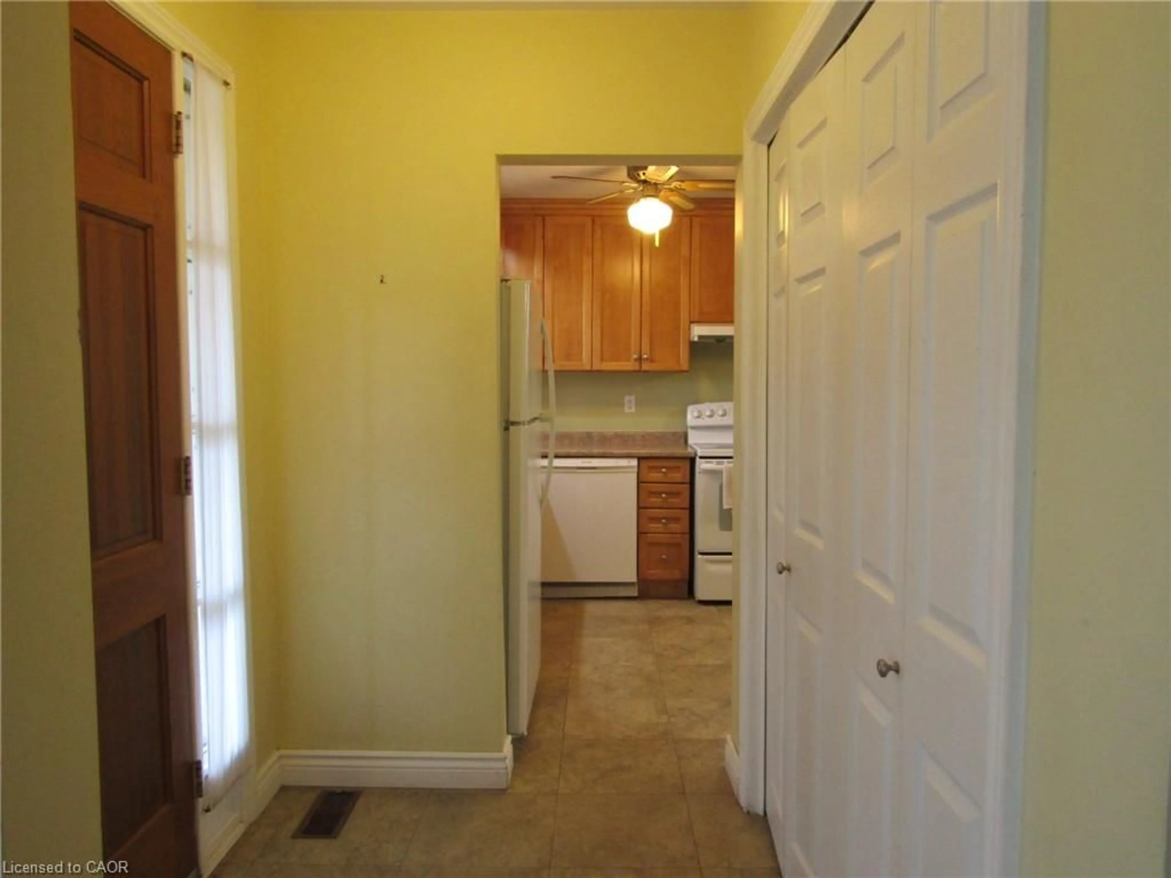 Unknown for 18 Foster Cres, Cambridge Ontario N1R 4R1