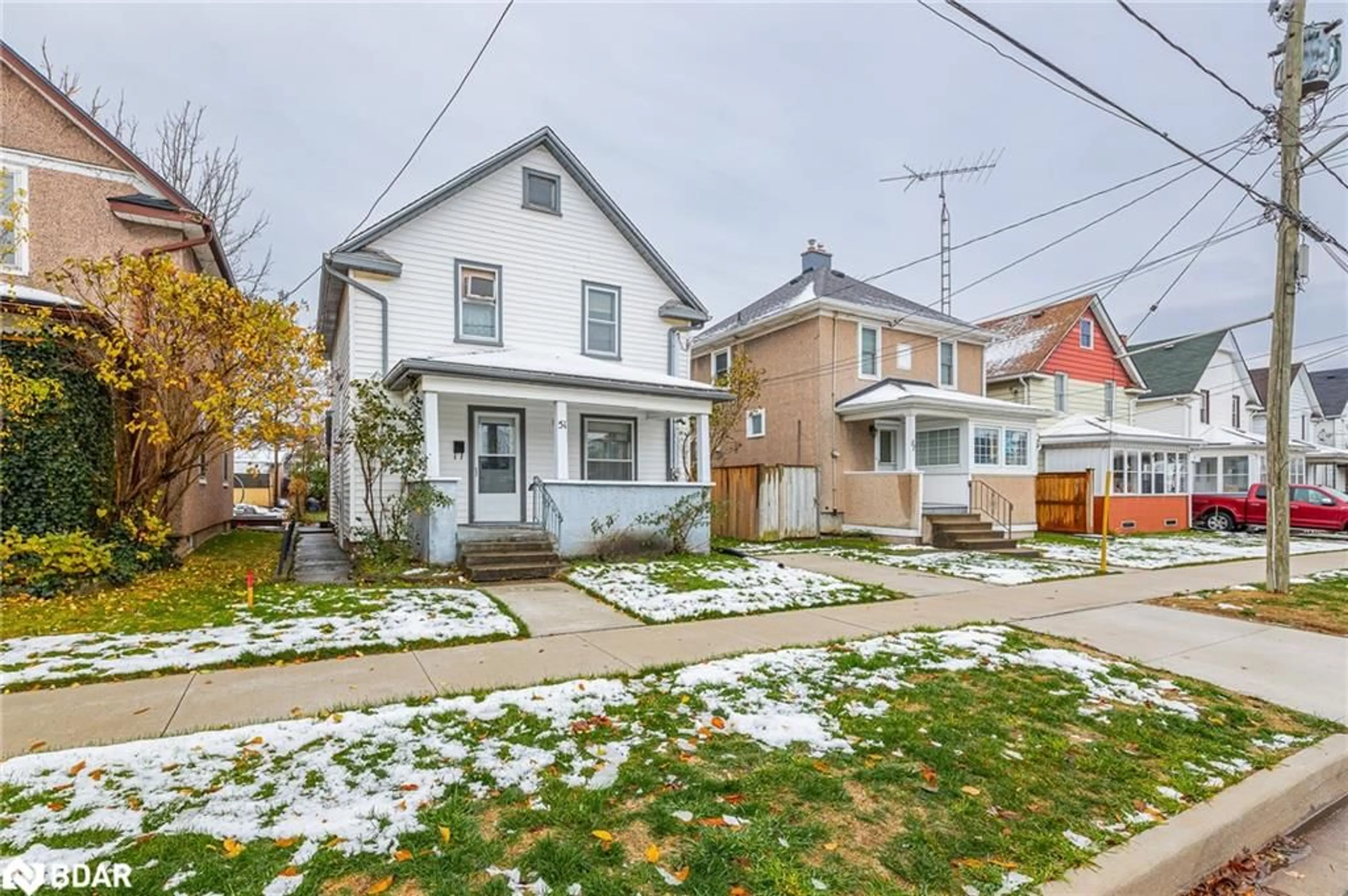 Patio, street for 51 Sixth St, Welland Ontario L3B 5A7