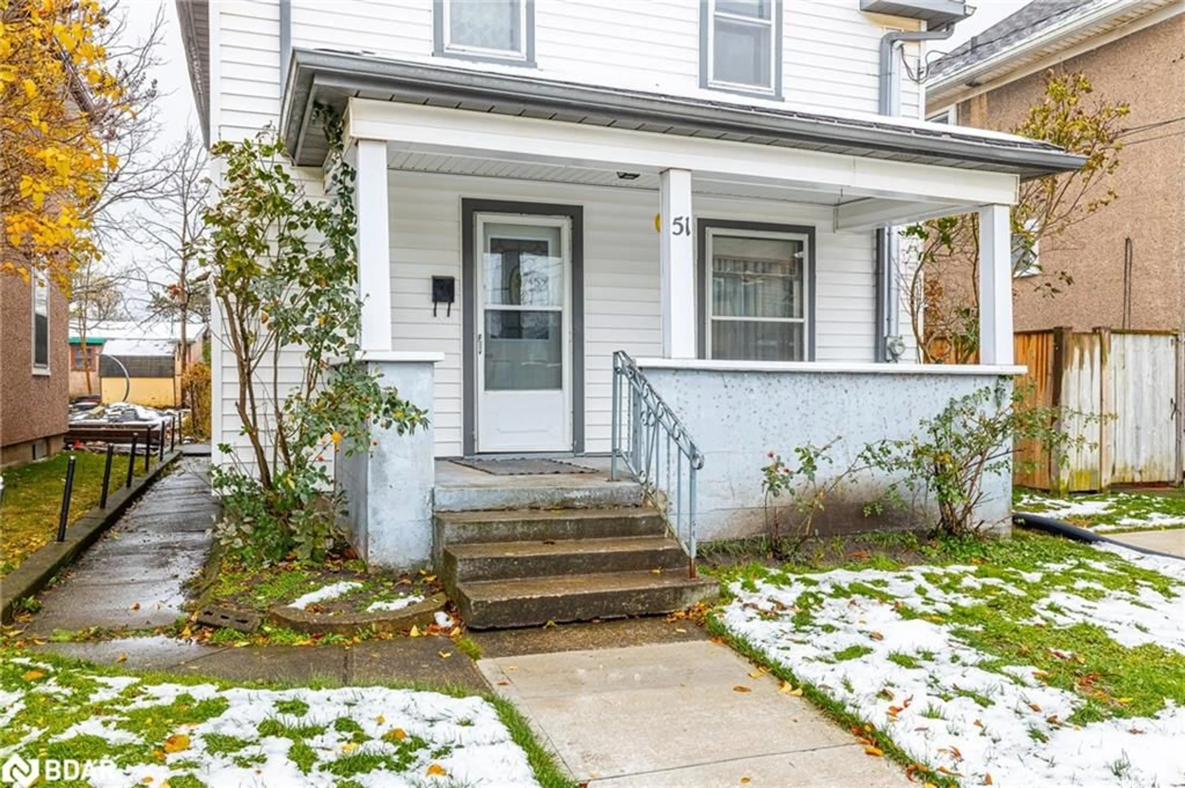 Unknown for 51 Sixth St, Welland Ontario L3B 5A7