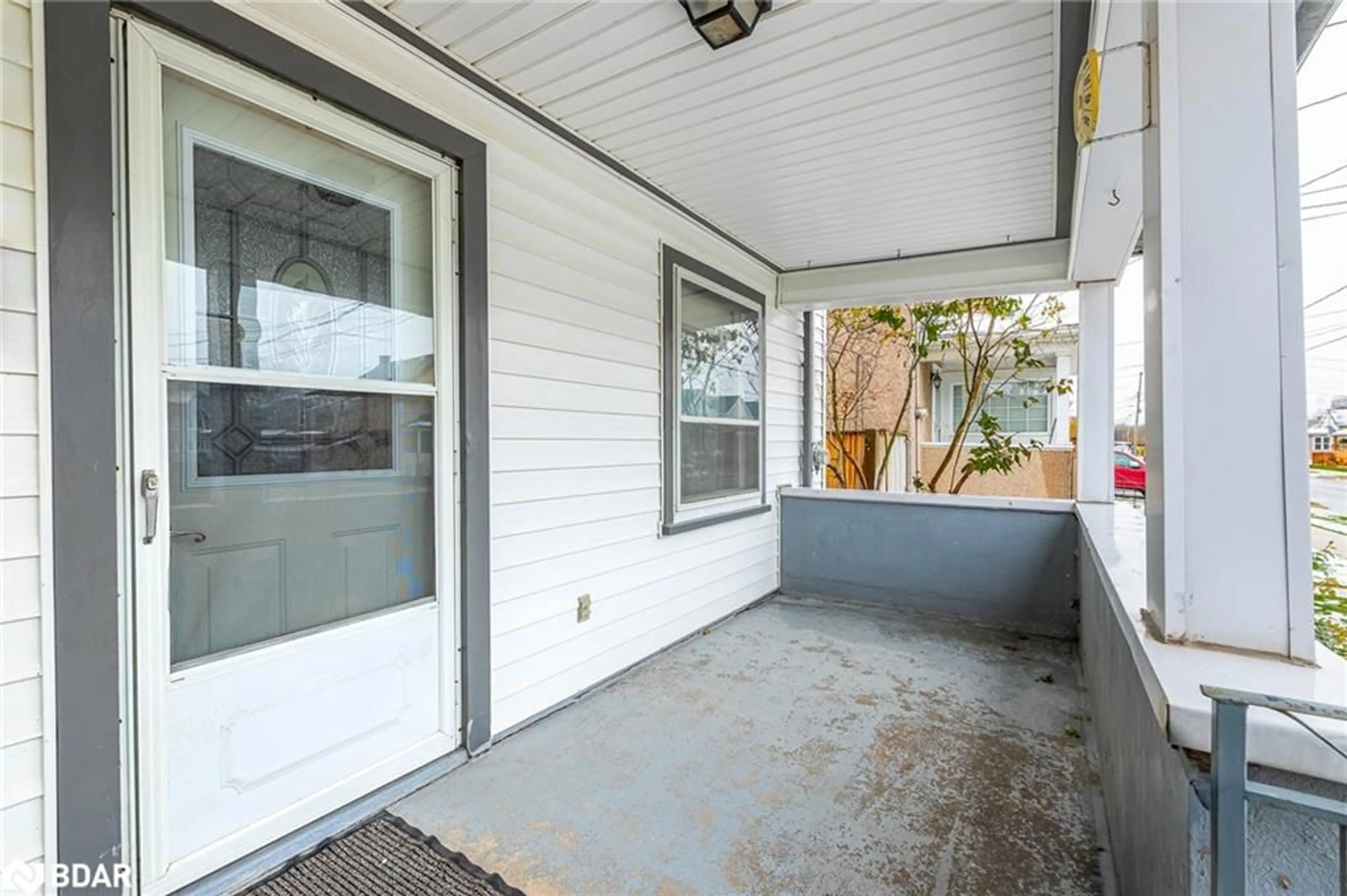 Patio, street for 51 Sixth St, Welland Ontario L3B 5A7