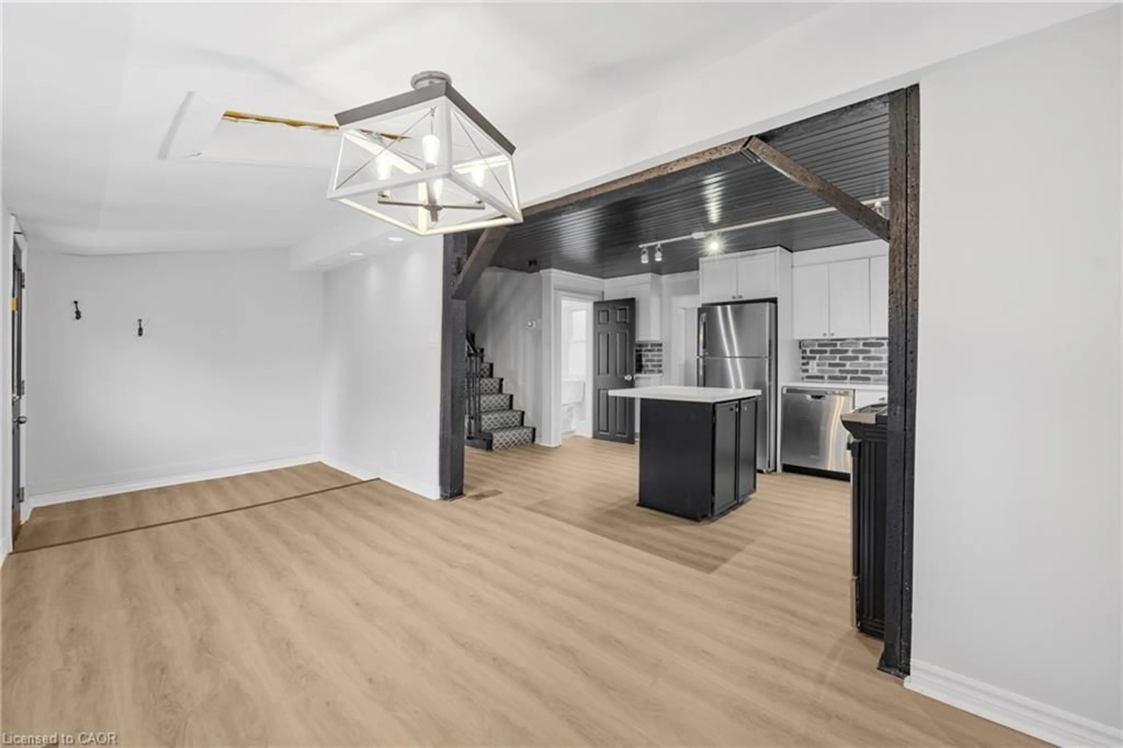 Open concept kitchen, unknown for 2 Griffin St, Waterdown Ontario L0R 2H0