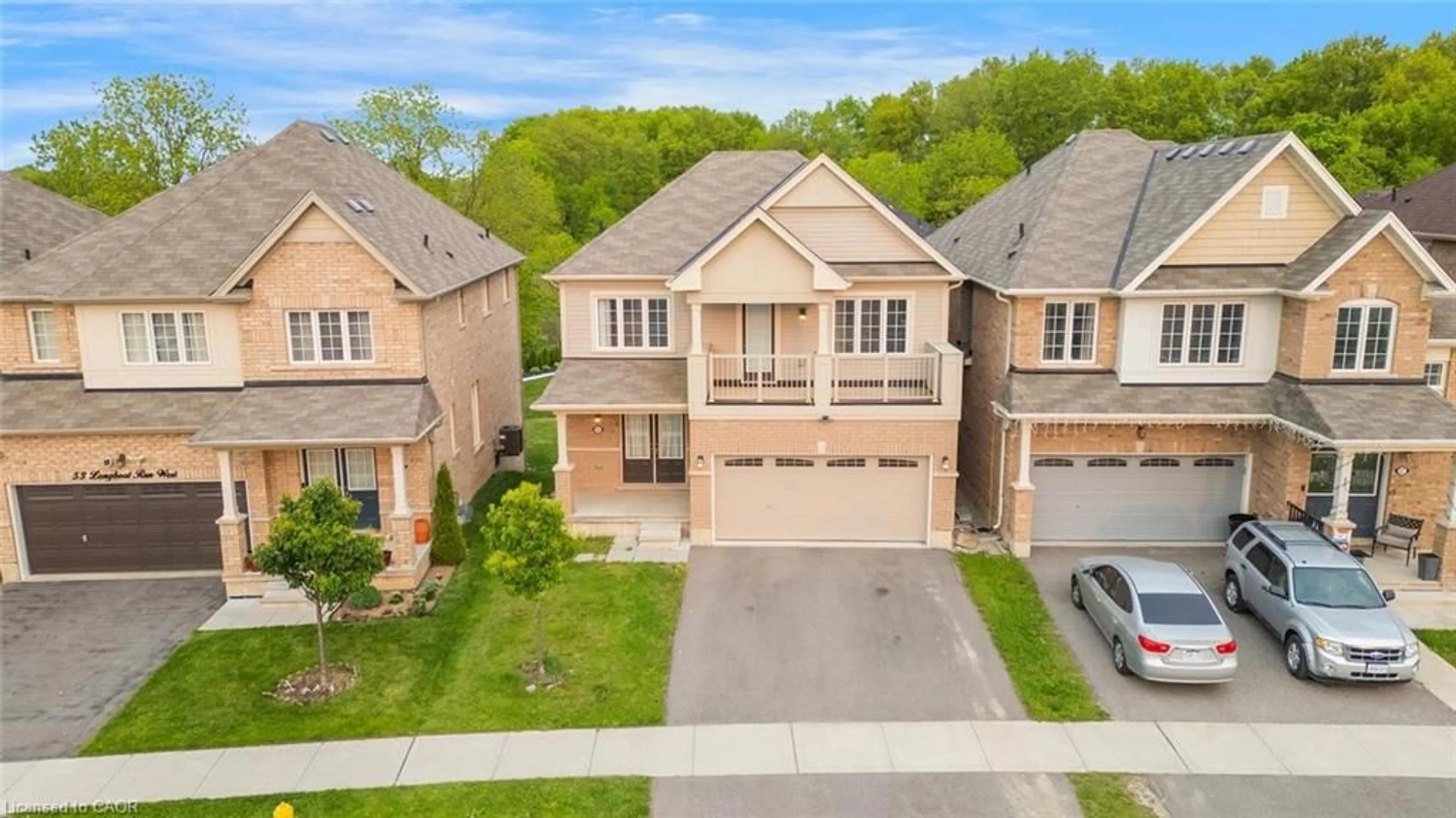 A pic from outside/outdoor area/front of a property/back of a property/a pic from drone, street for 55 Longboat Run, Brantford Ontario N3T 0P5