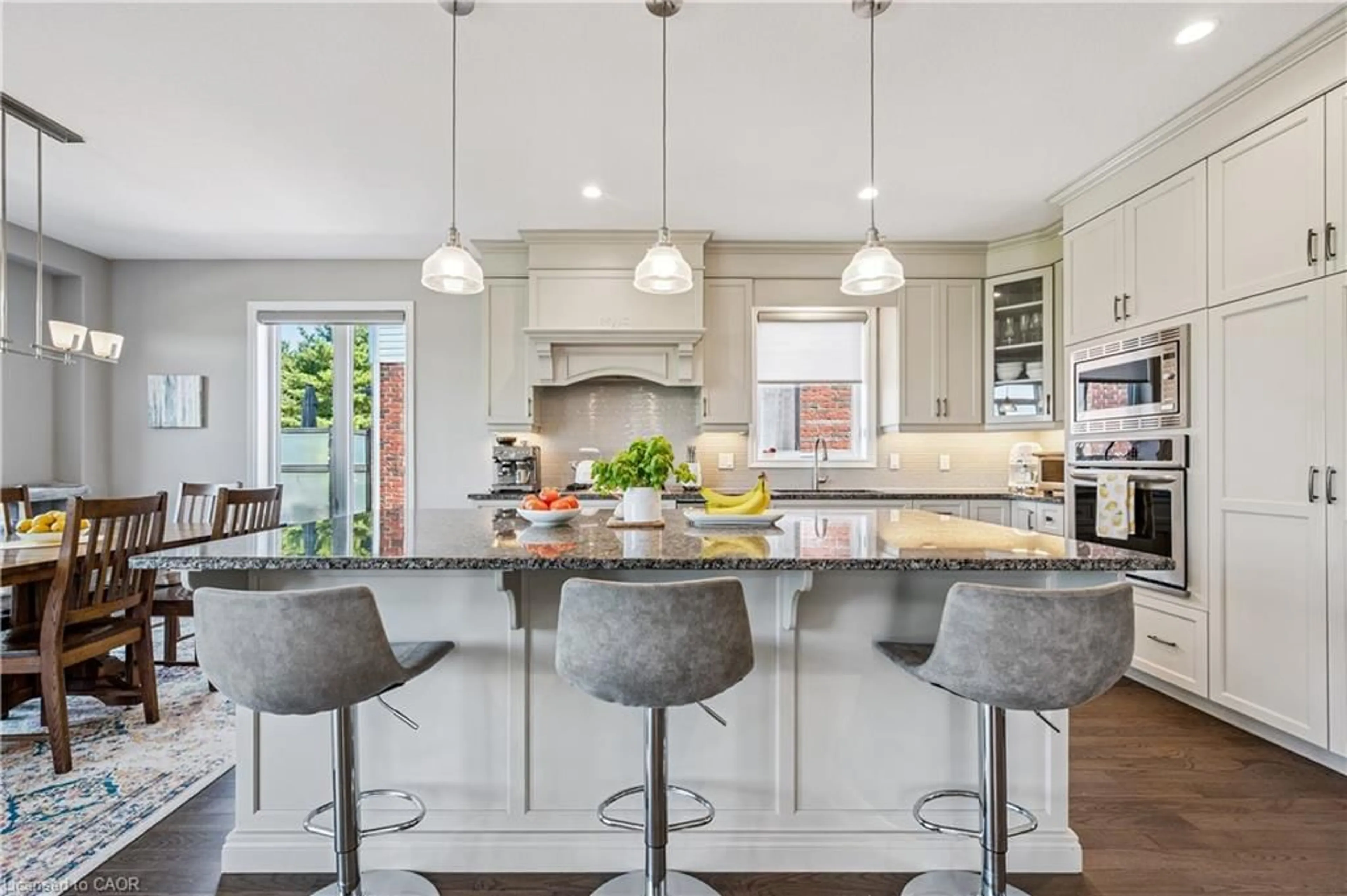 Open concept kitchen, ceramic/tile floor for 18 Mcintyre Crt, Guelph Ontario N1L 0N1