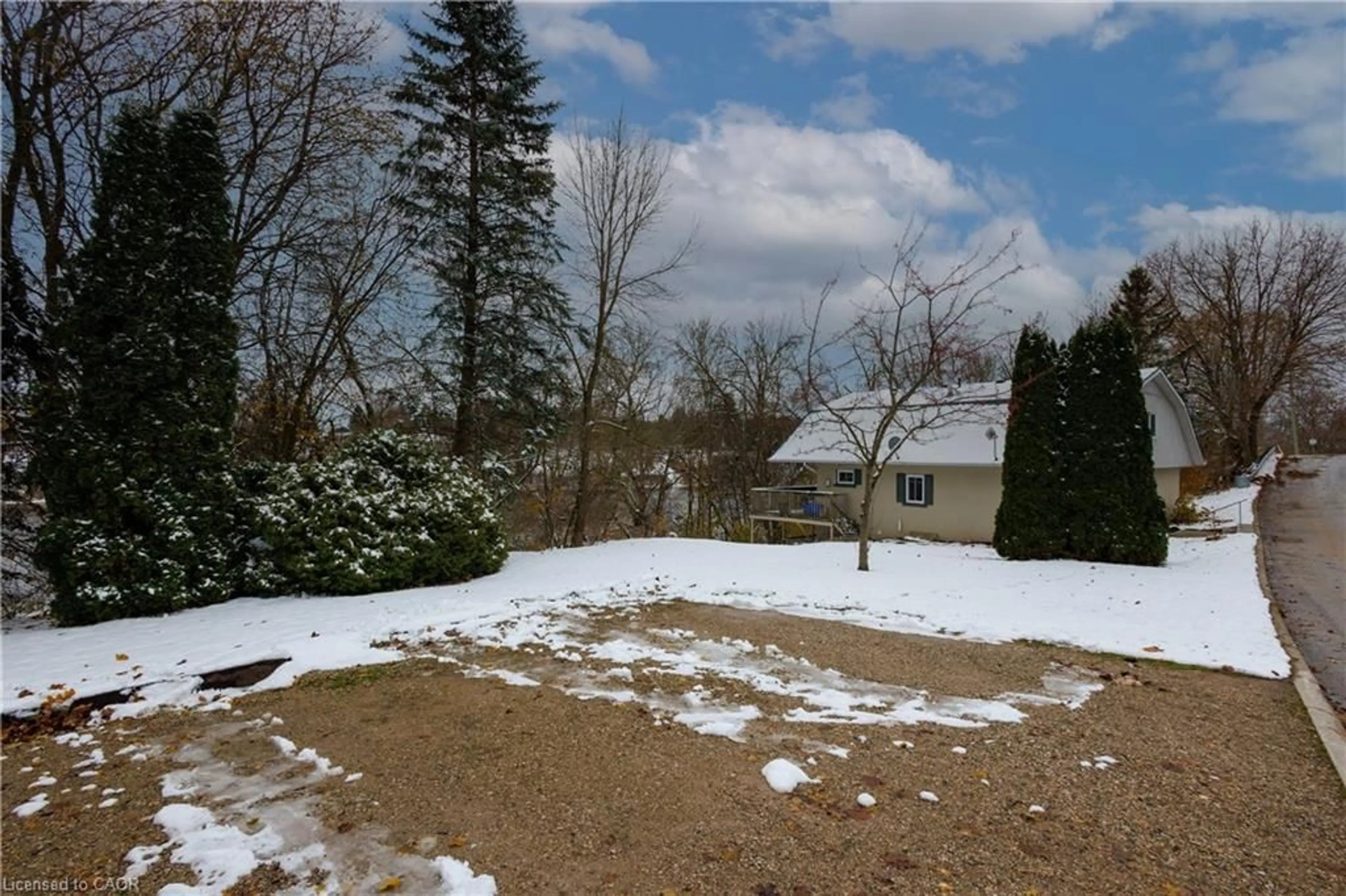 A pic from outside/outdoor area/front of a property/back of a property/a pic from drone, mountain view for 130 North Water St, Mount Forest Ontario N0G 2L3