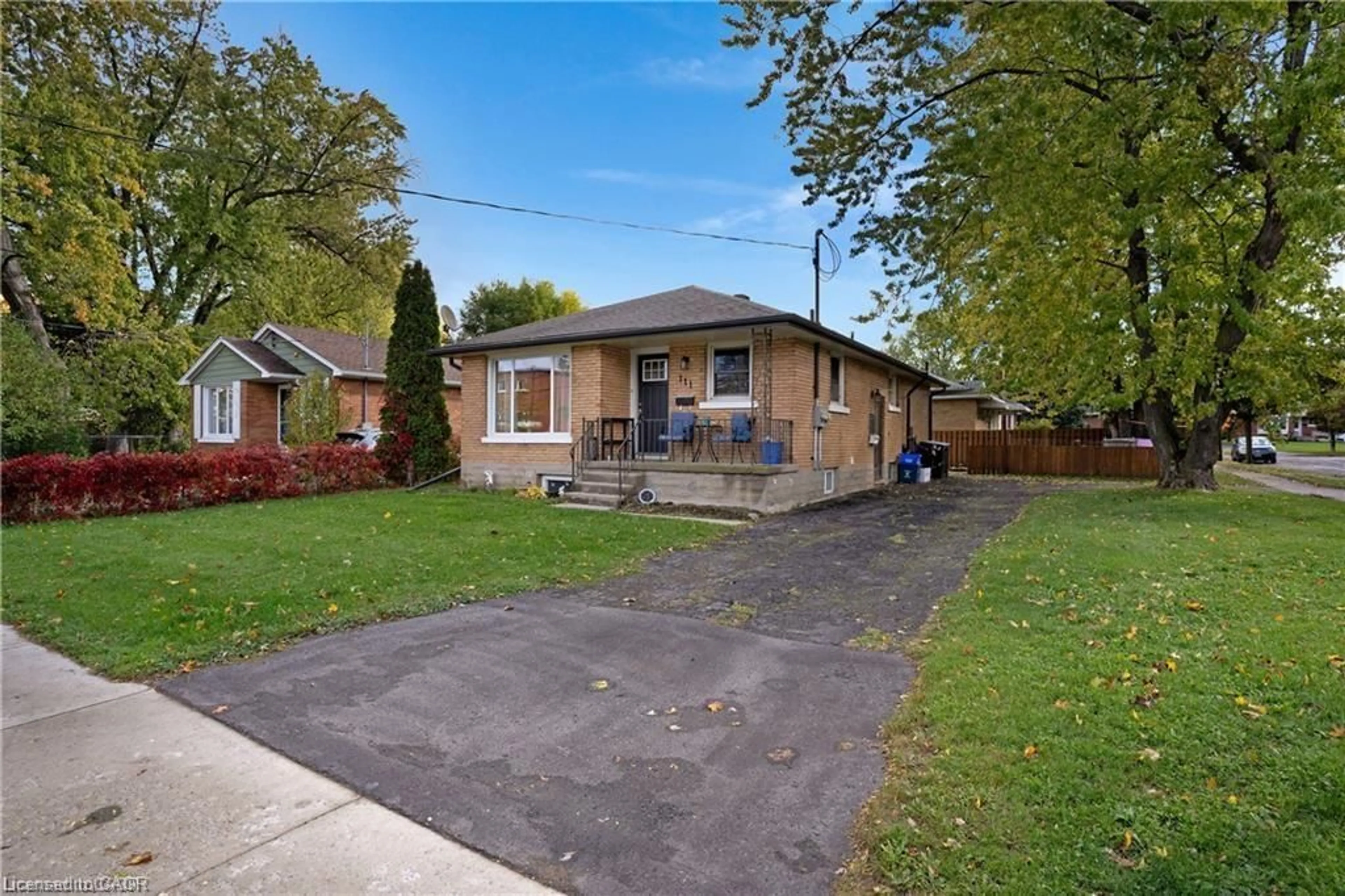 A pic from outside/outdoor area/front of a property/back of a property/a pic from drone, street for 111 Franklin St, Kitchener Ontario N2A 1Y3