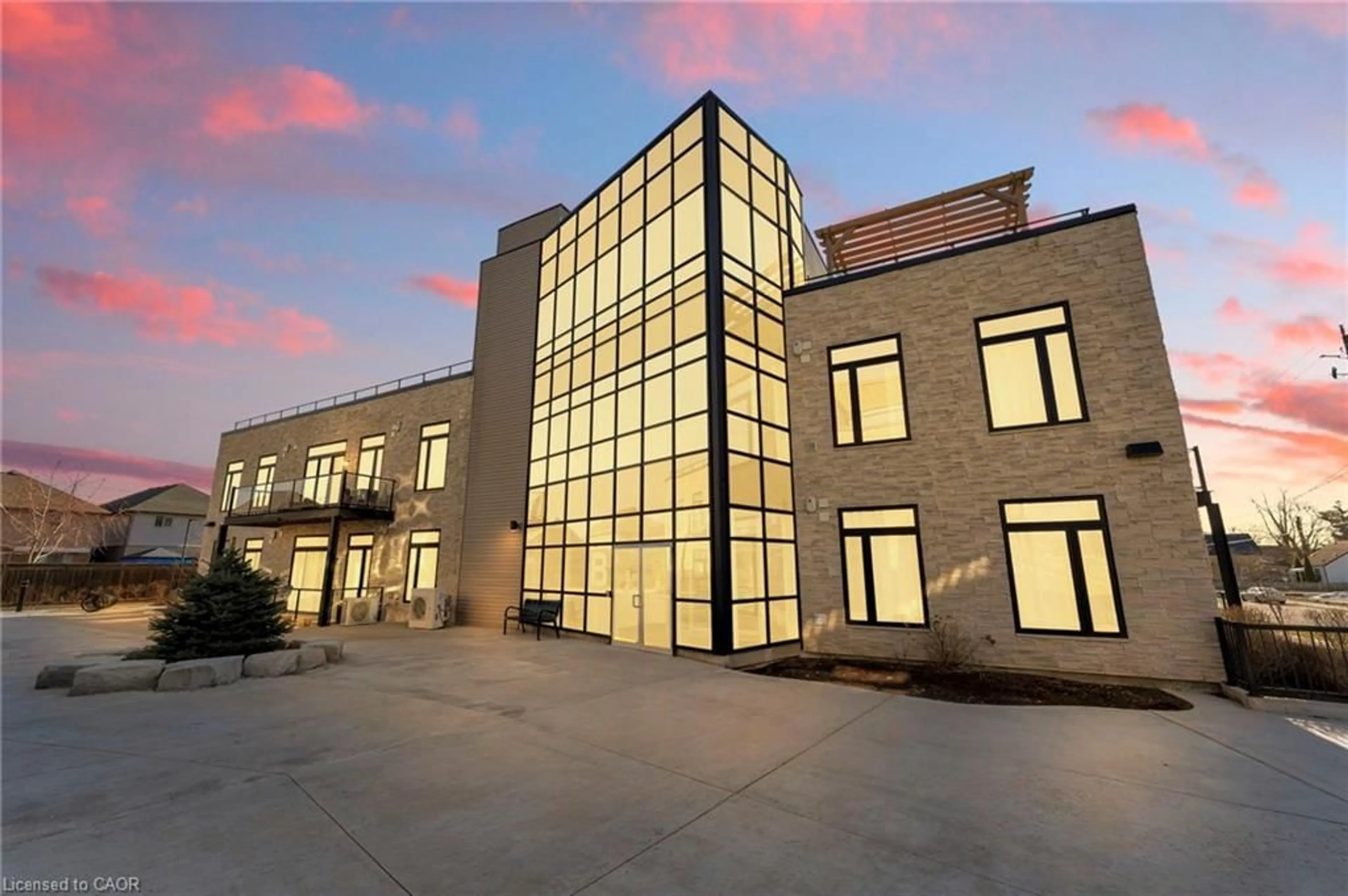 Indoor foyer for 85B Morrell St #117, Brantford Ontario N3T 4J6