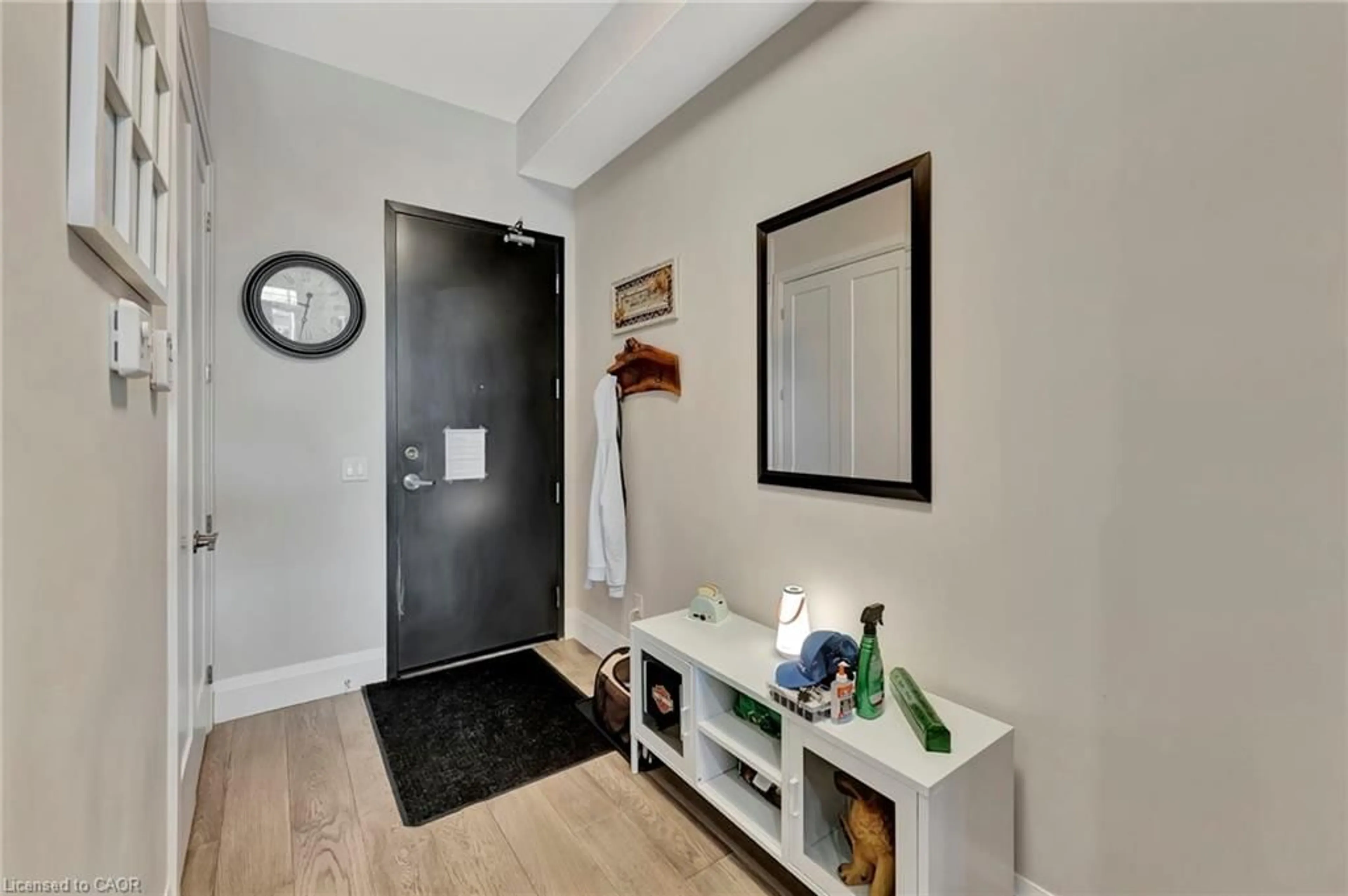Indoor entryway for 85B Morrell St #117, Brantford Ontario N3T 4J6