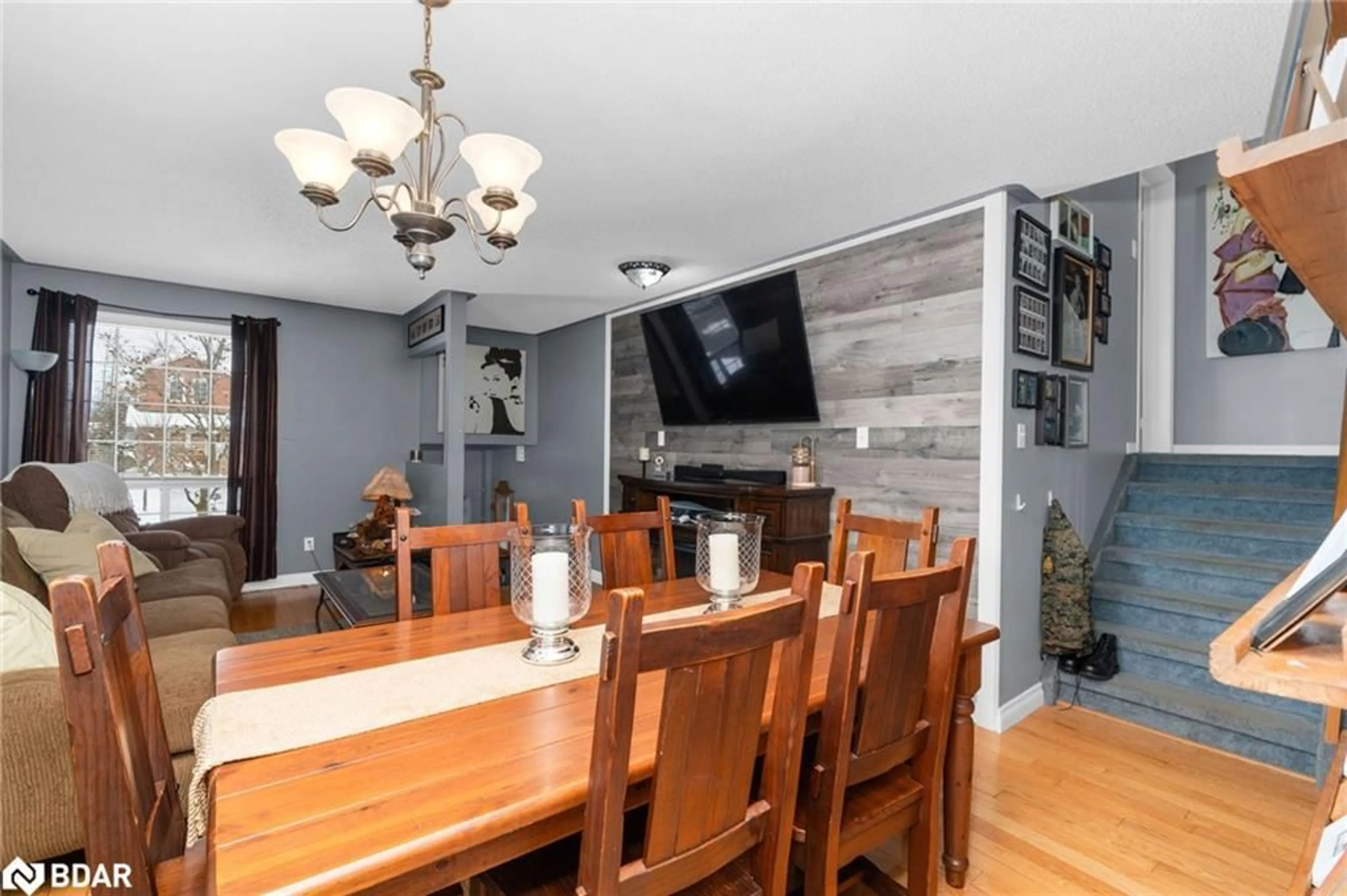 Dining room, wood/laminate floor for 13 Kate Aitken Cres, New Tecumseth Ontario L0G 1A0