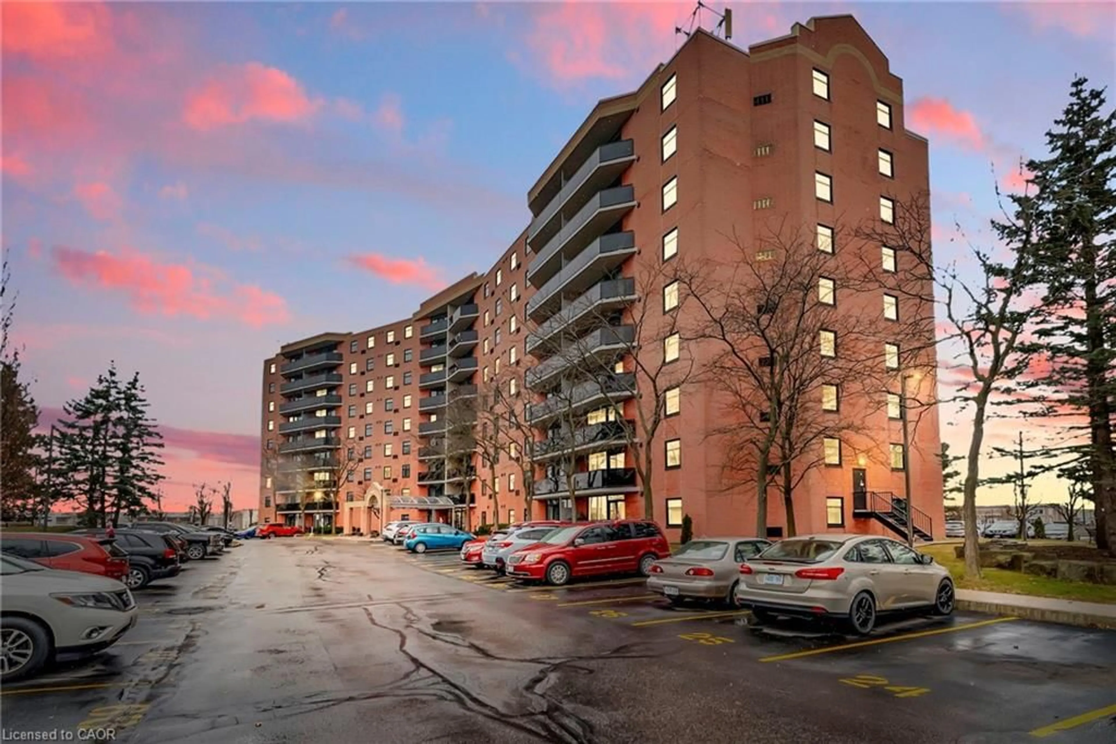 Unknown for 9 Bonheur Crt #902, Brantford Ontario N3P 1Z5