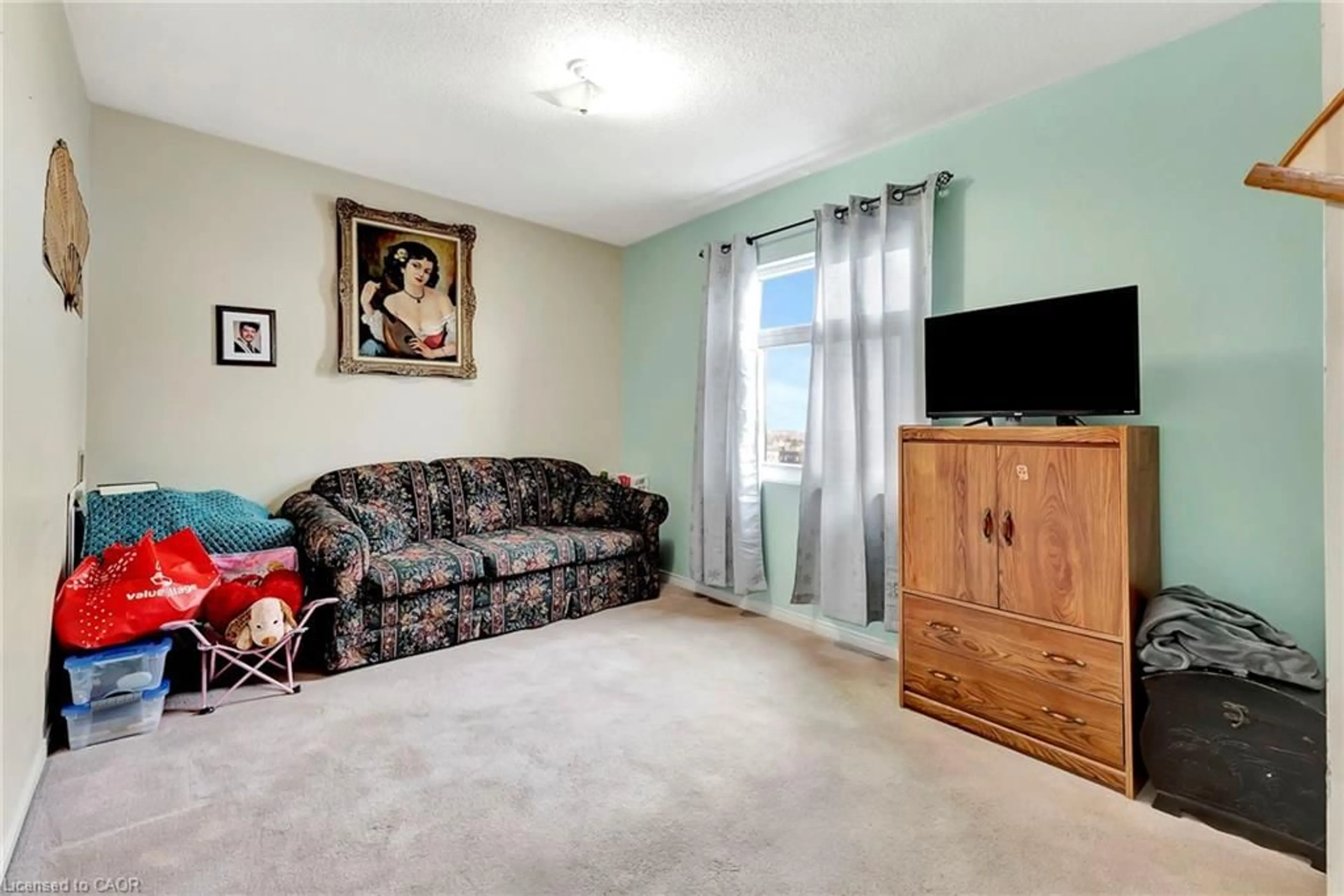 Living room with furniture, unknown for 9 Bonheur Crt #902, Brantford Ontario N3P 1Z5