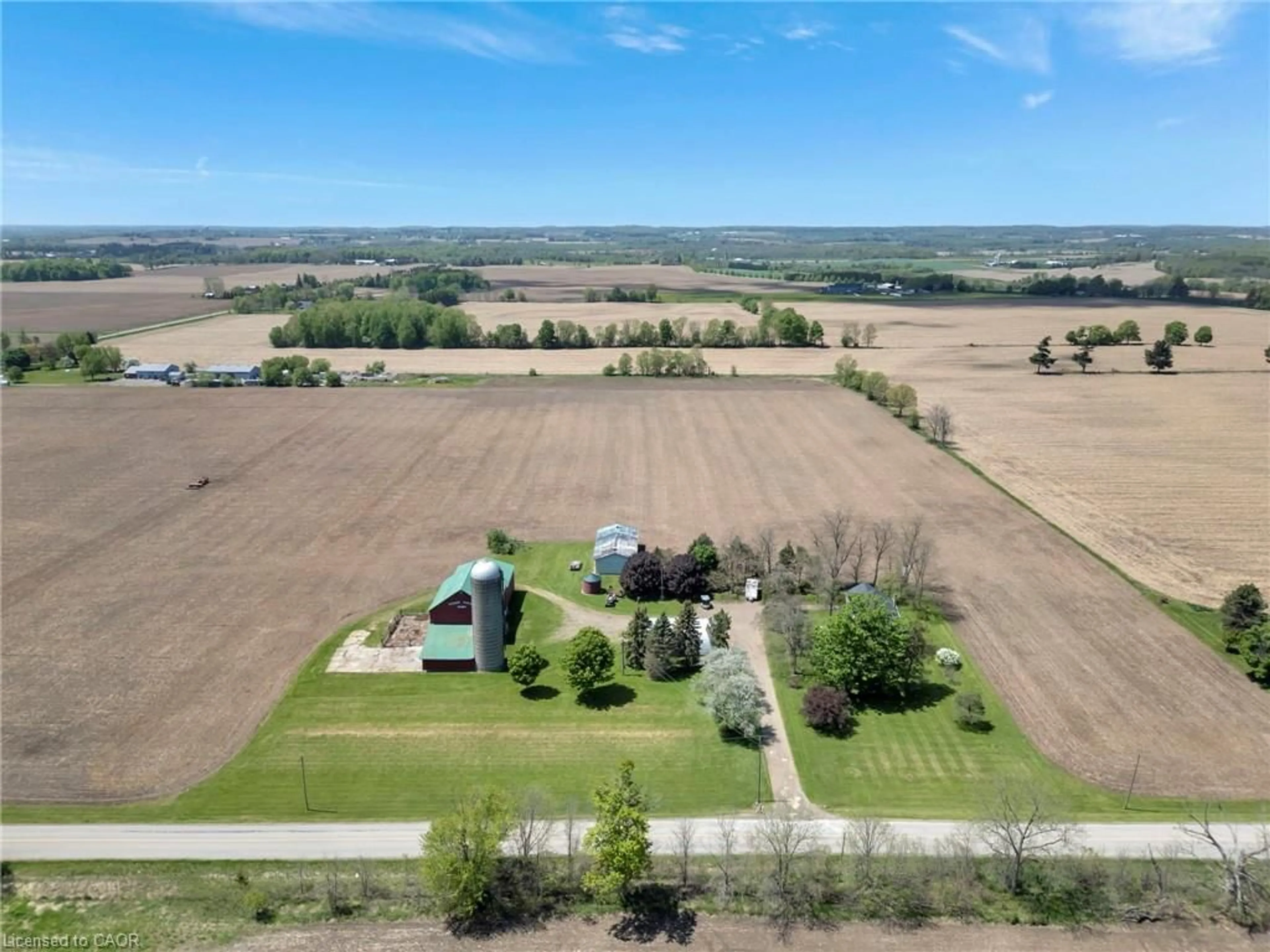 A pic from outside/outdoor area/front of a property/back of a property/a pic from drone, water/lake/river/ocean view for 689 Sheffield Rd, Troy Ontario L0R 1B0