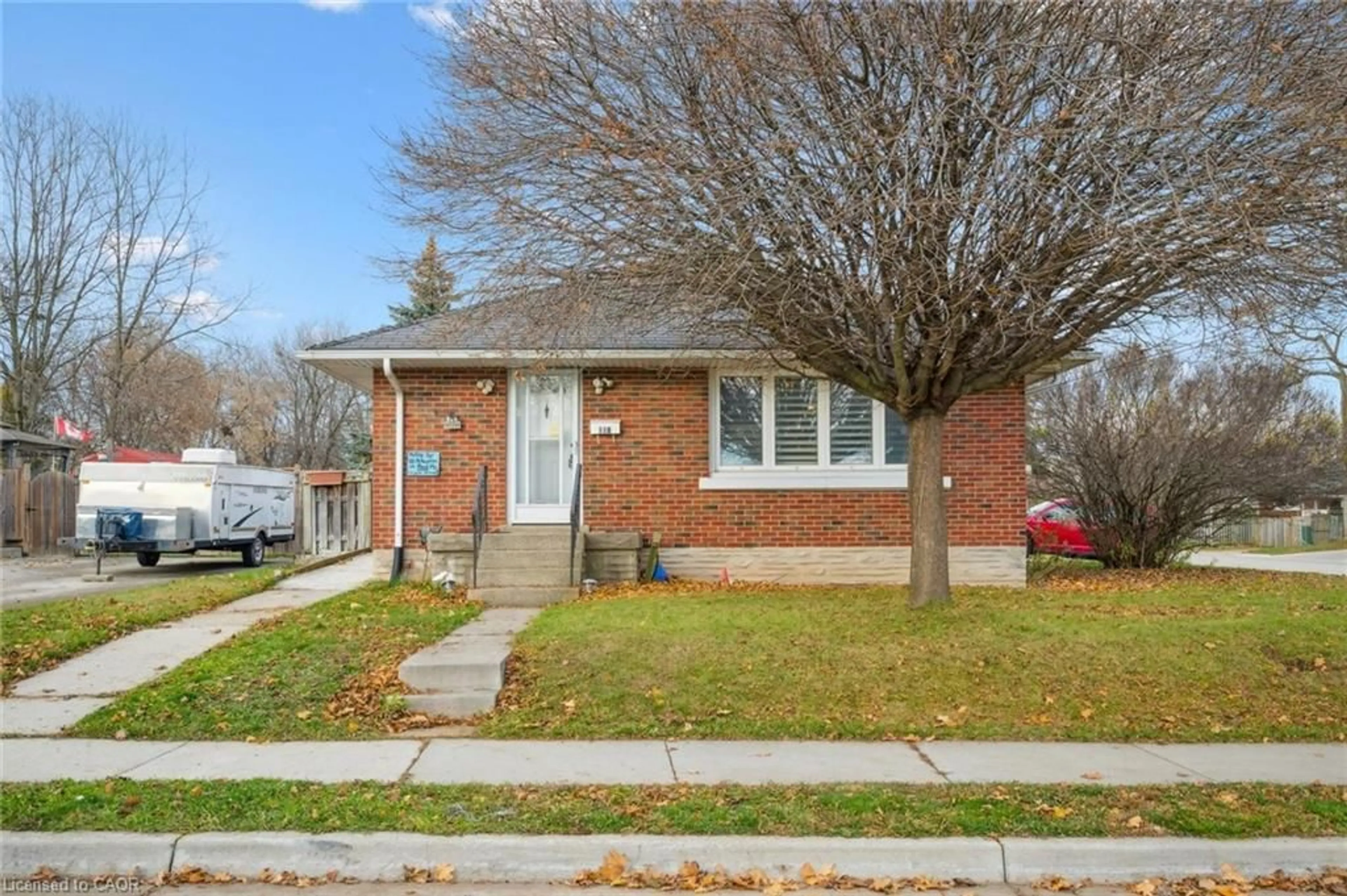 Home with brick exterior material, street for 118 Mcnaughton St, Cambridge Ontario N1R 1Z6