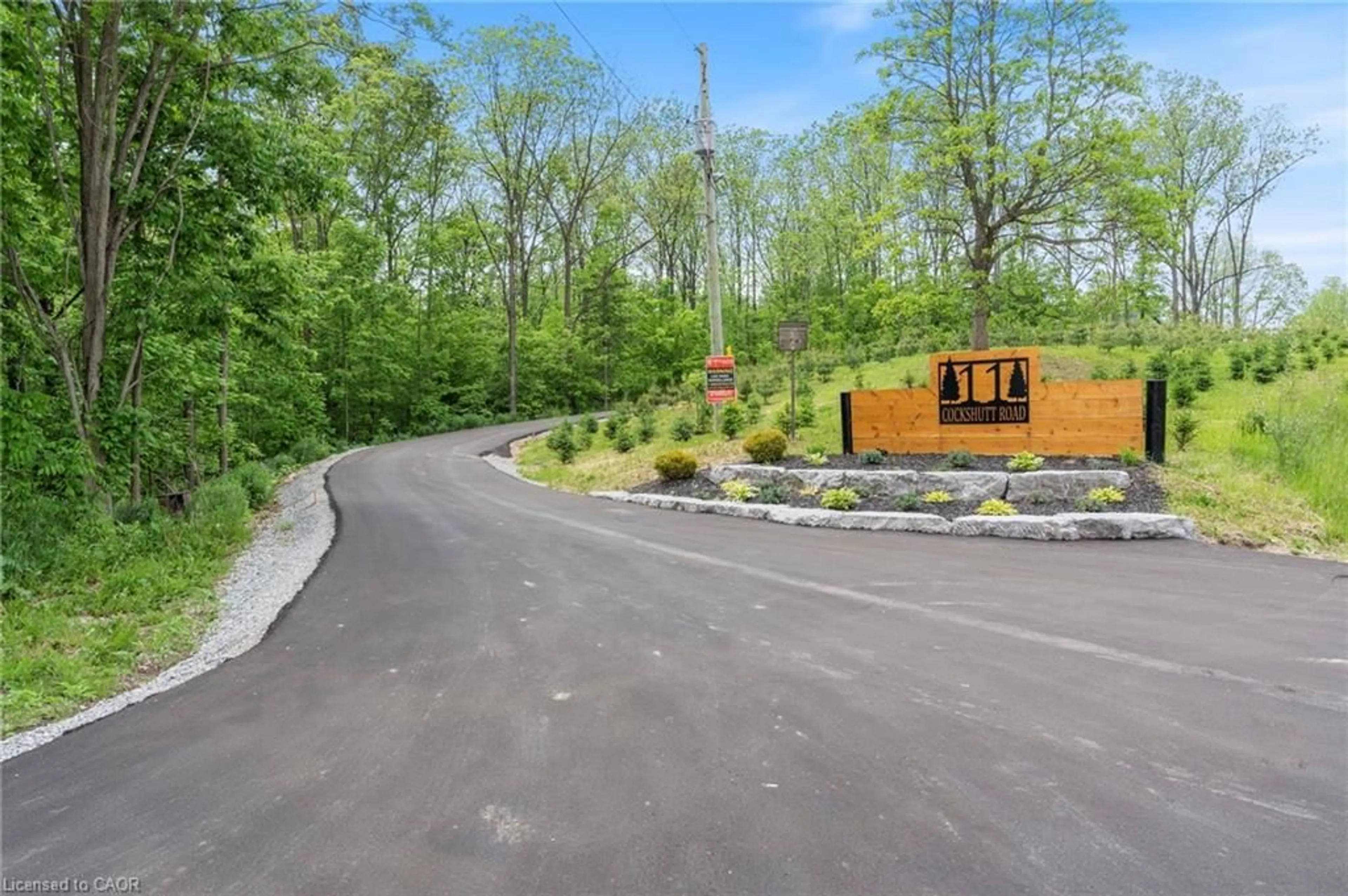 Patio, unknown for 11 Cockshutt Rd, Brantford Ontario N3T 5L6