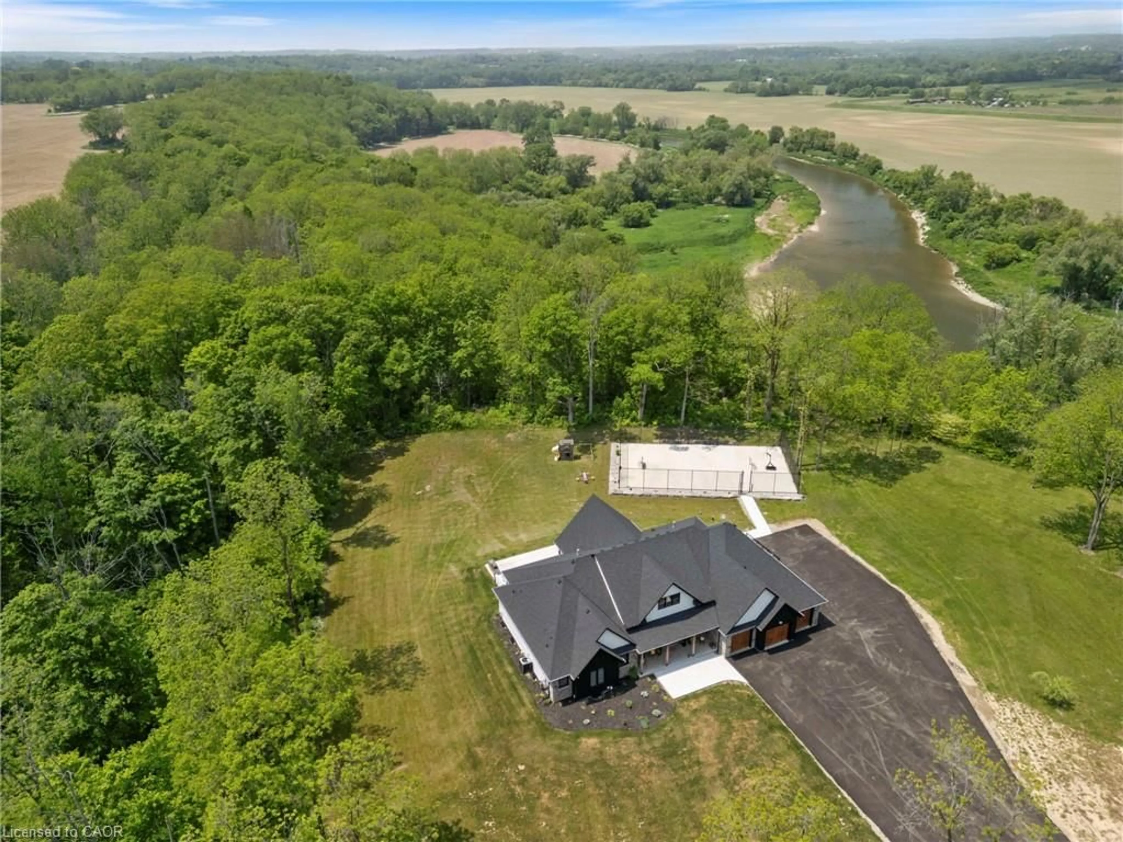 A pic from outside/outdoor area/front of a property/back of a property/a pic from drone, water/lake/river/ocean view for 11 Cockshutt Rd, Brantford Ontario N3T 5L6