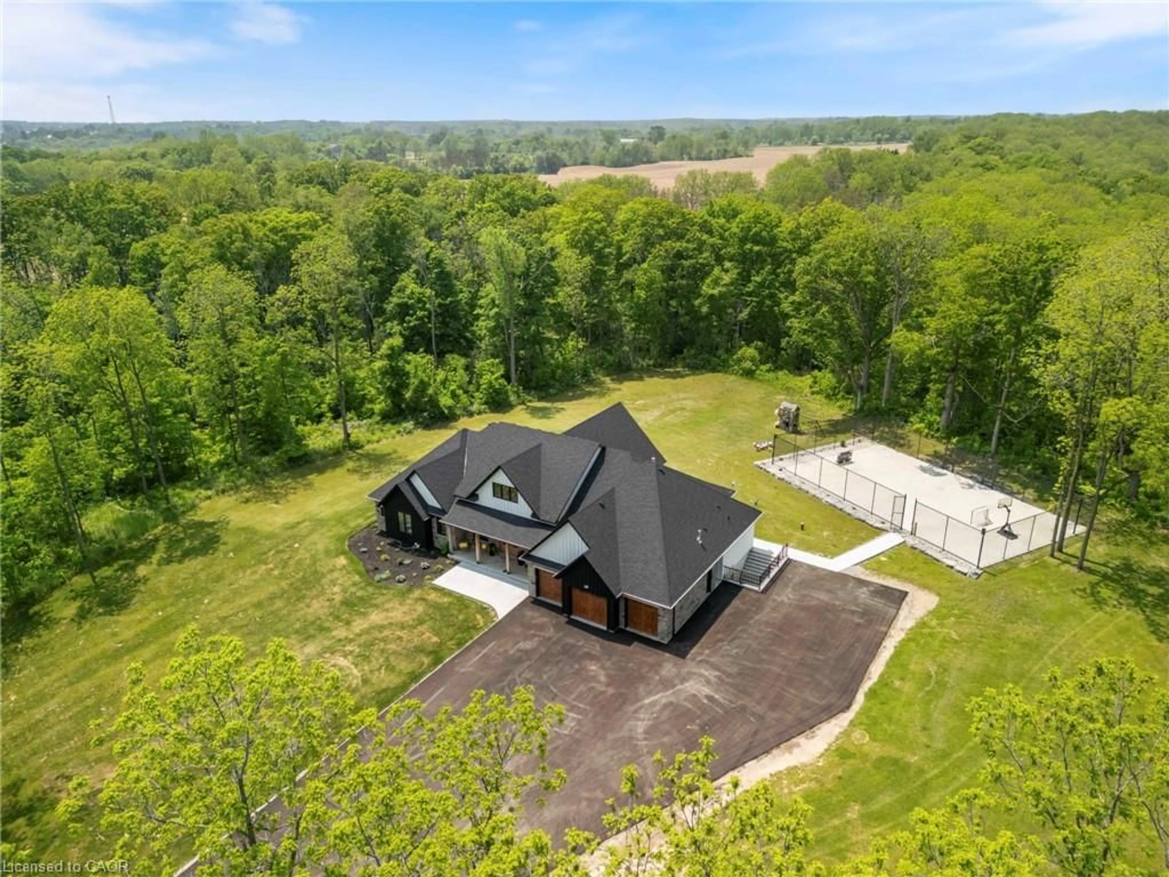 A pic from outside/outdoor area/front of a property/back of a property/a pic from drone, unknown for 11 Cockshutt Rd, Brantford Ontario N3T 5L6