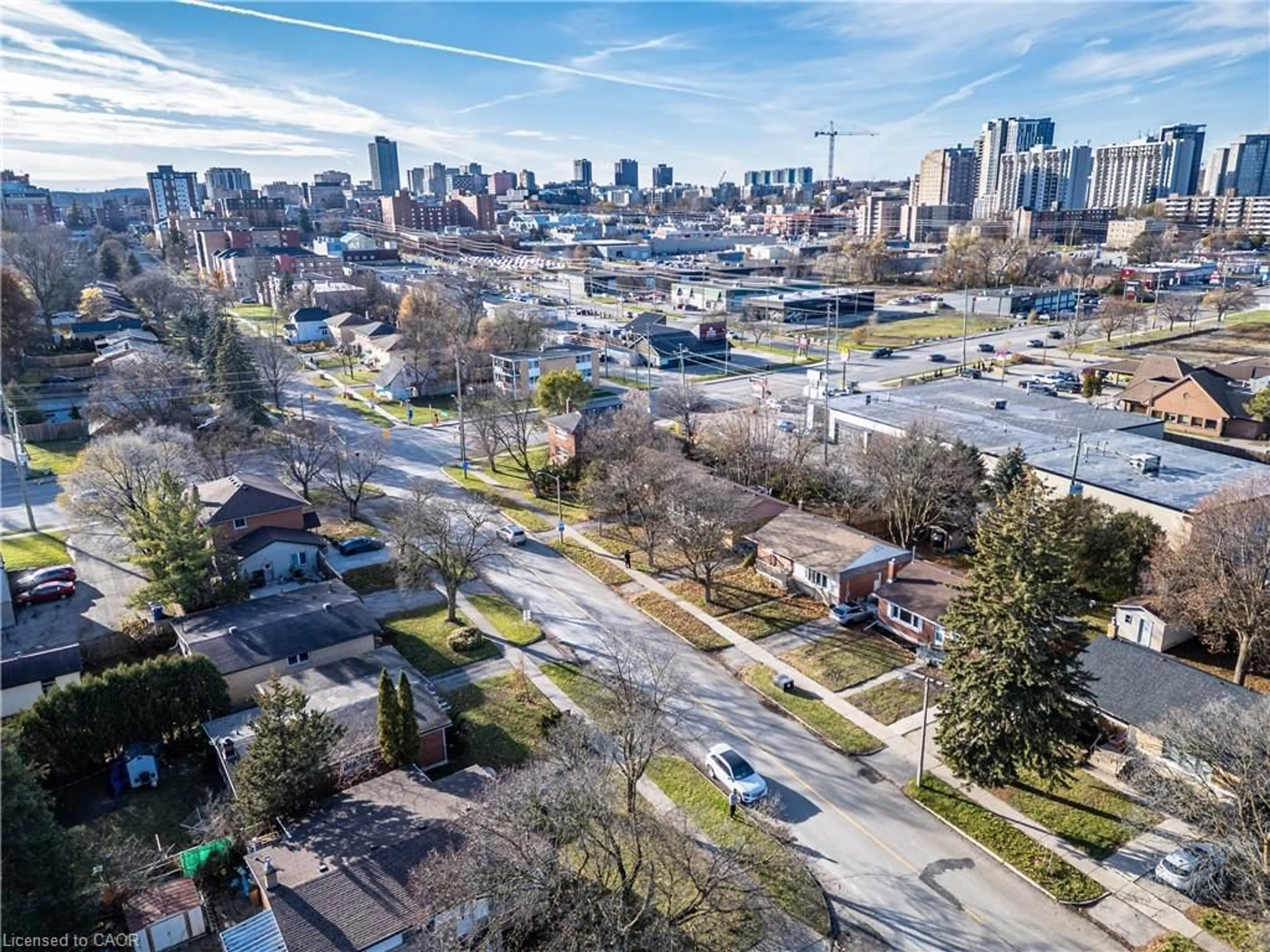 A pic from outside/outdoor area/front of a property/back of a property/a pic from drone, city buildings view from balcony for 120 Marshall St, Waterloo Ontario N2J 2T7