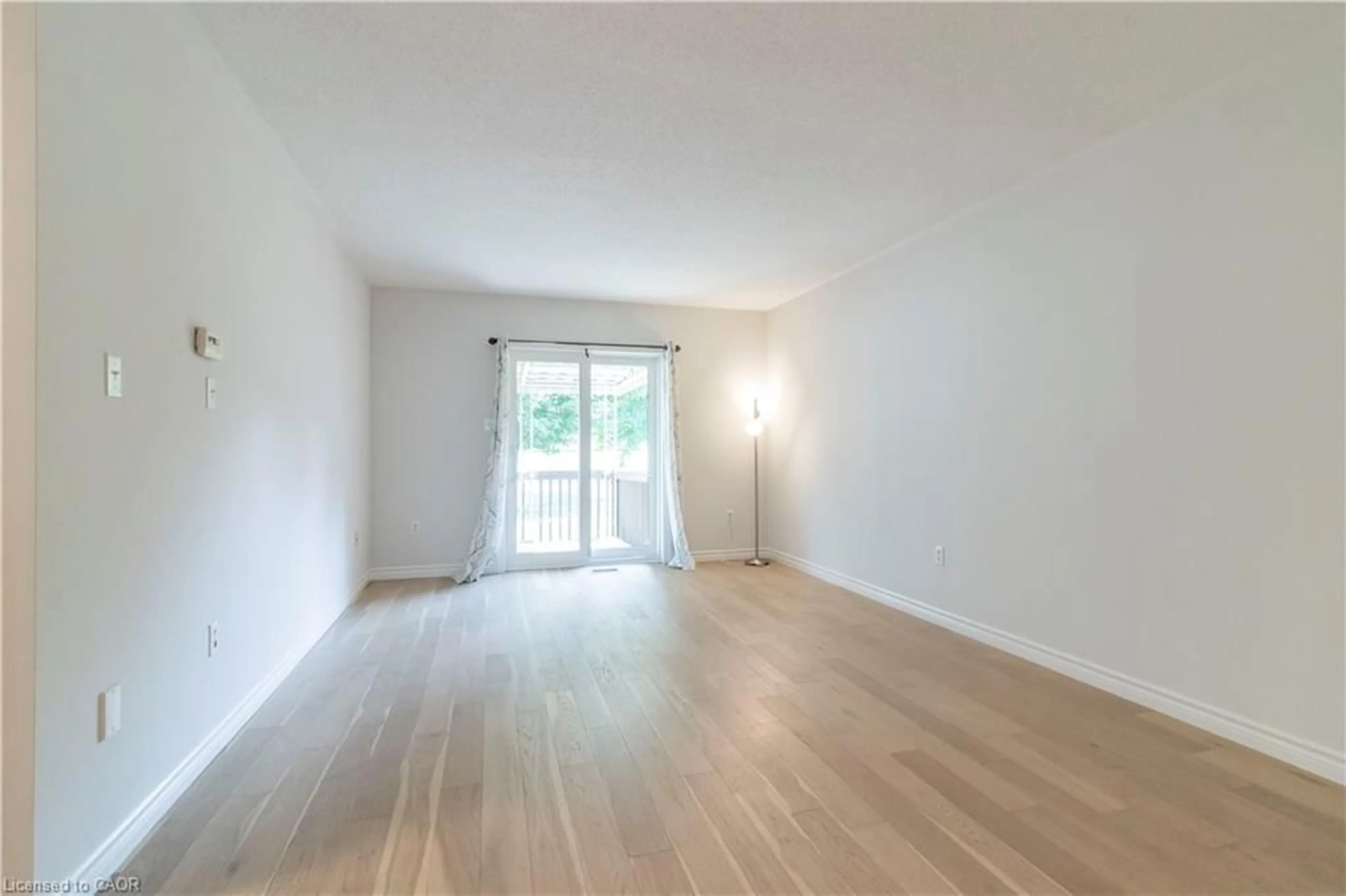 A pic of a room for 60 Whitlaw Way #2, Paris Ontario N3L 4C3