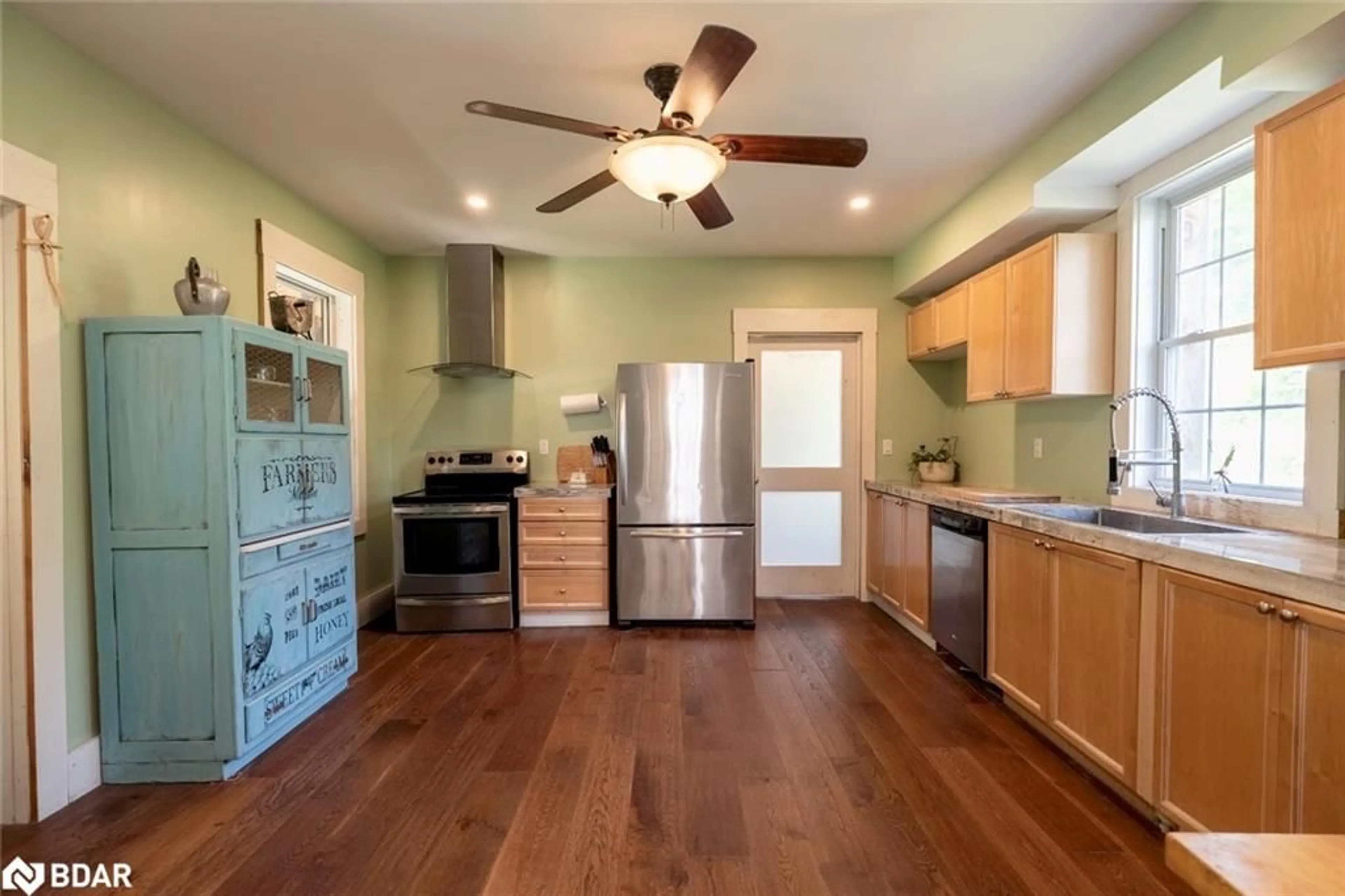 Open concept kitchen, wood/laminate floor for 4396 Penetanguishene Rd, Hillsdale Ontario L0L 1V0